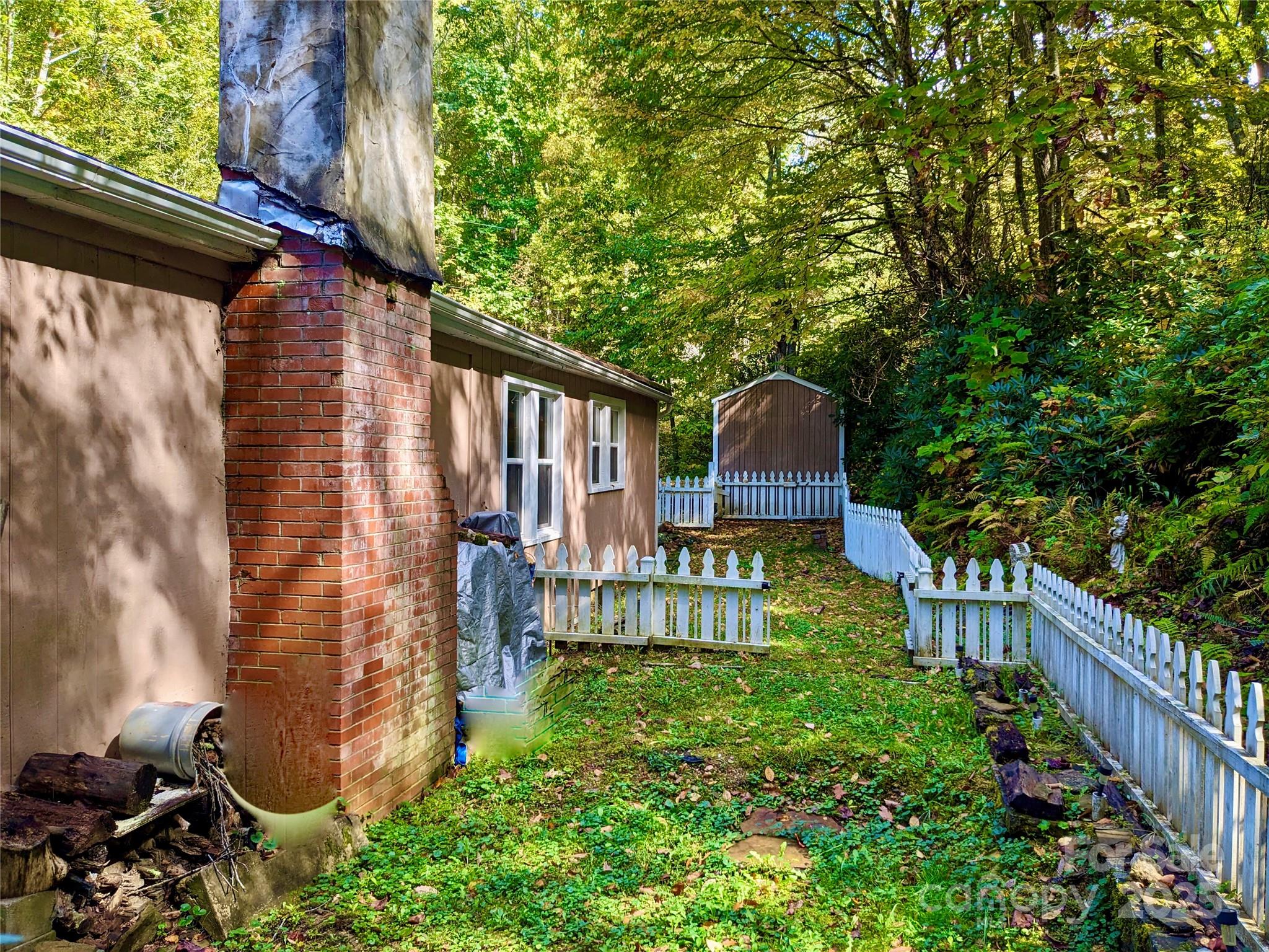 main property photo 28