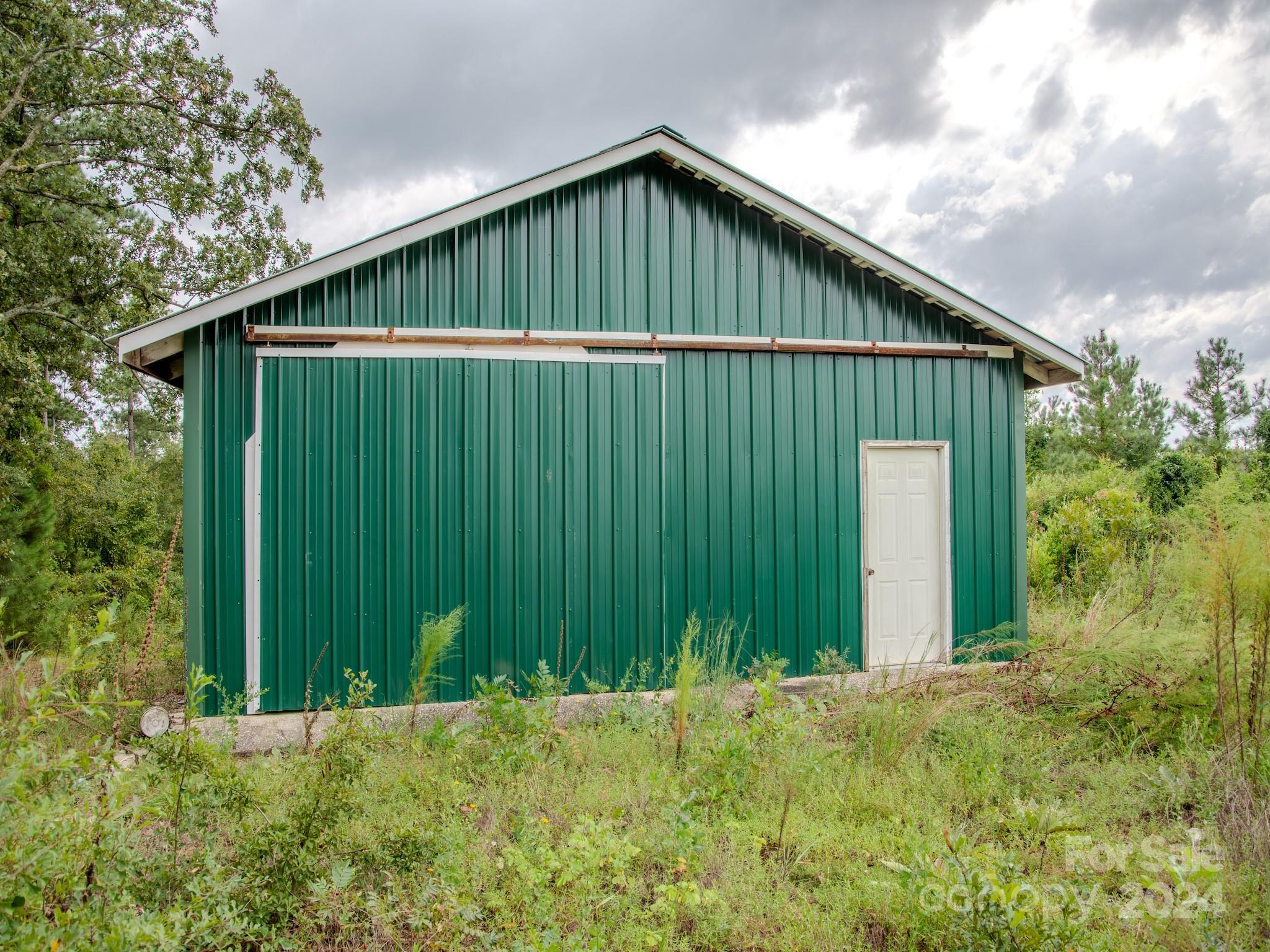 main property photo 13