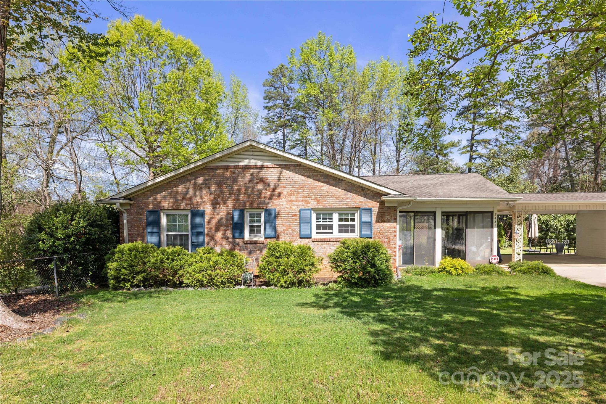 main property photo 6