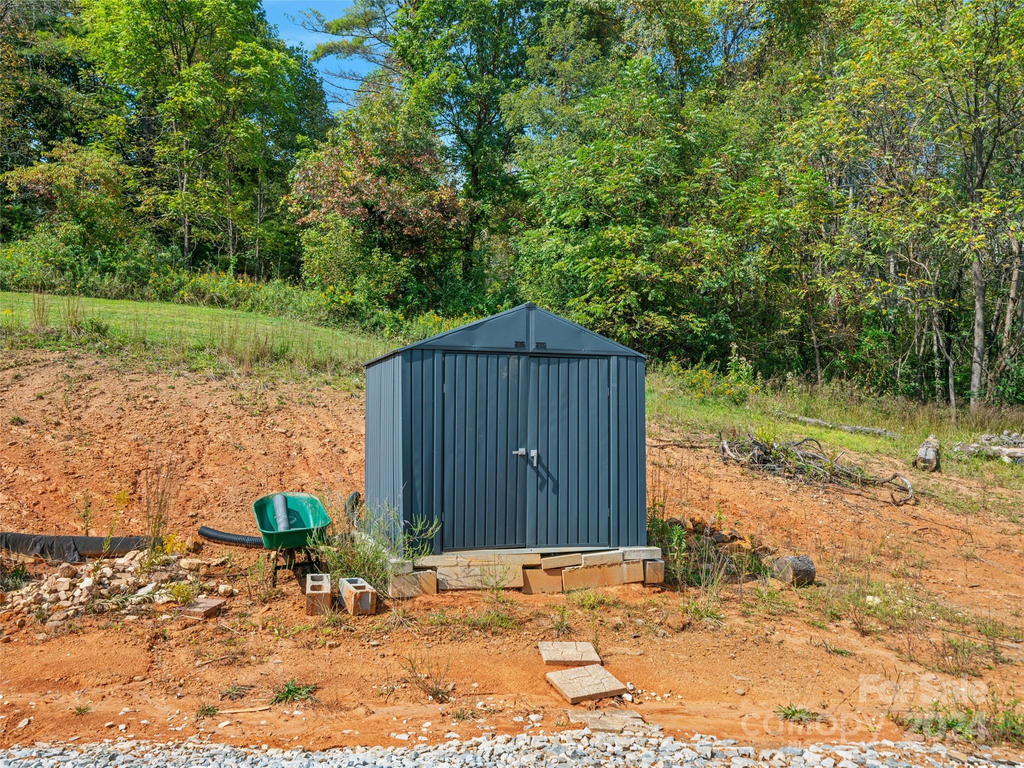 main property photo 13