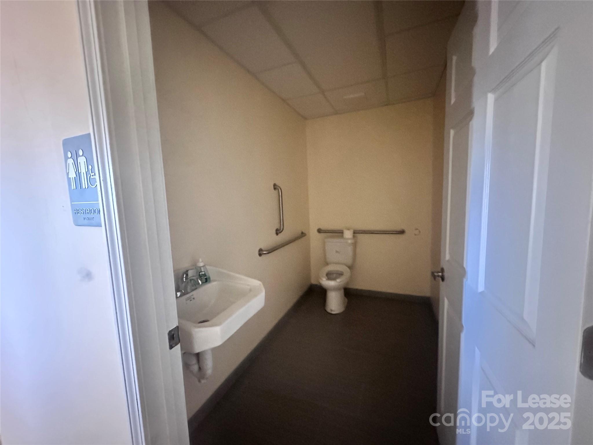 main property photo 16