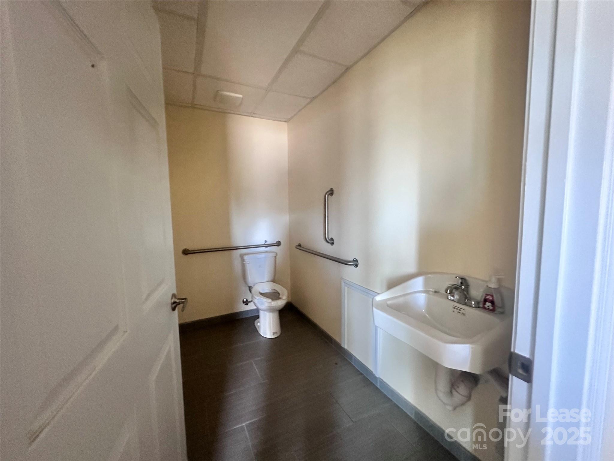 main property photo 18
