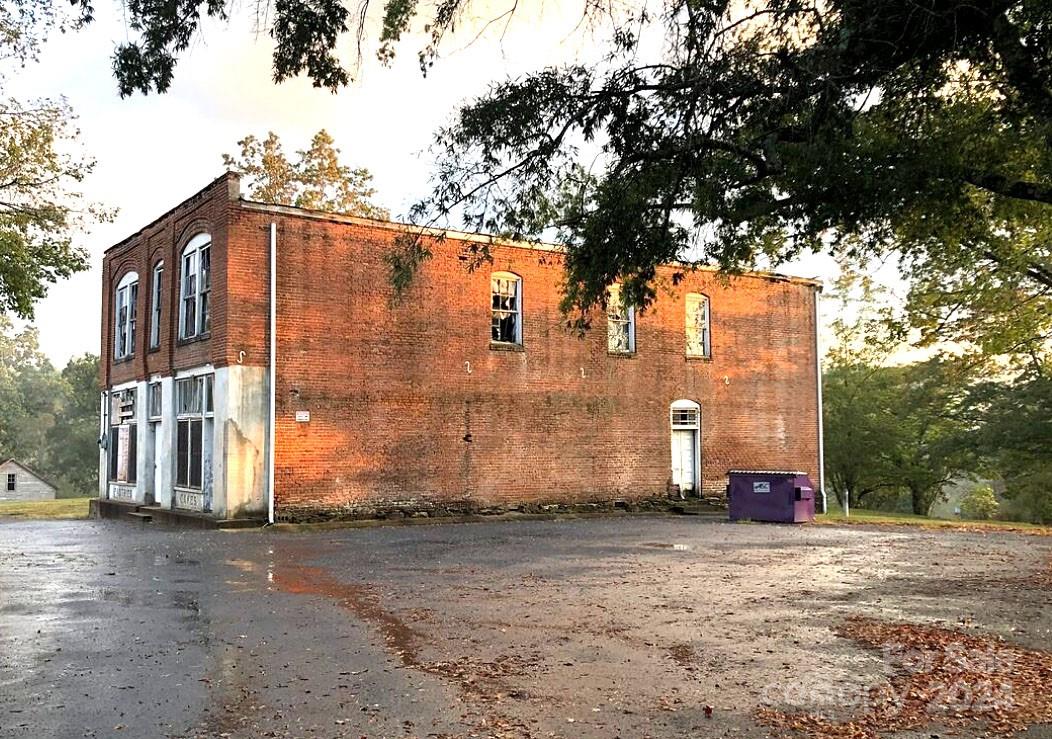 main property photo 12