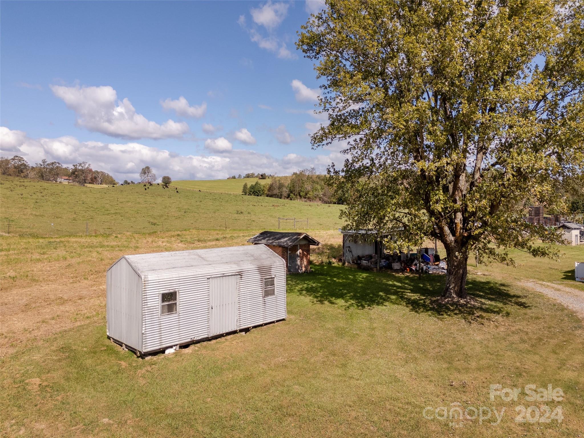 main property photo 10