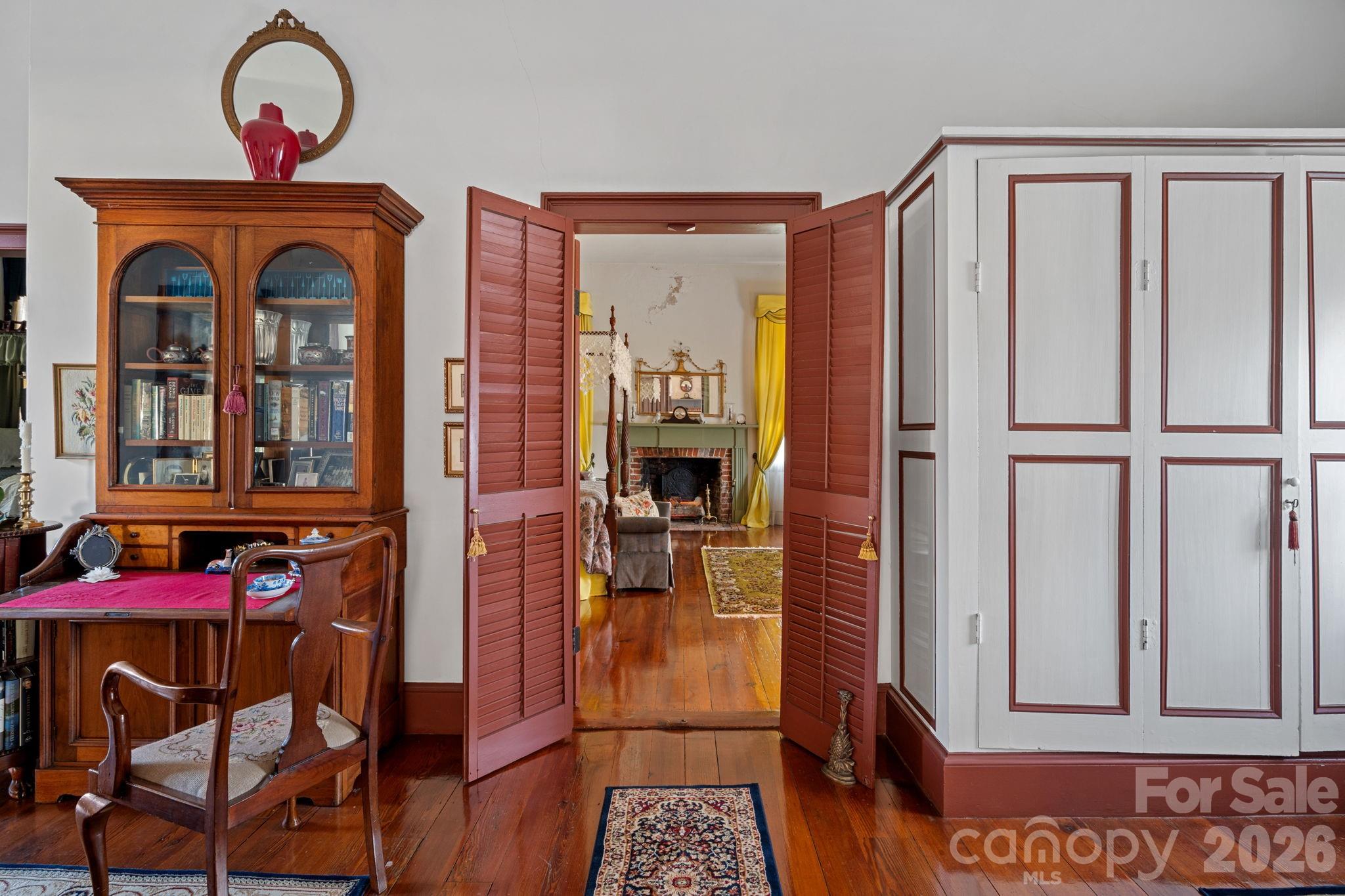 main property photo 28