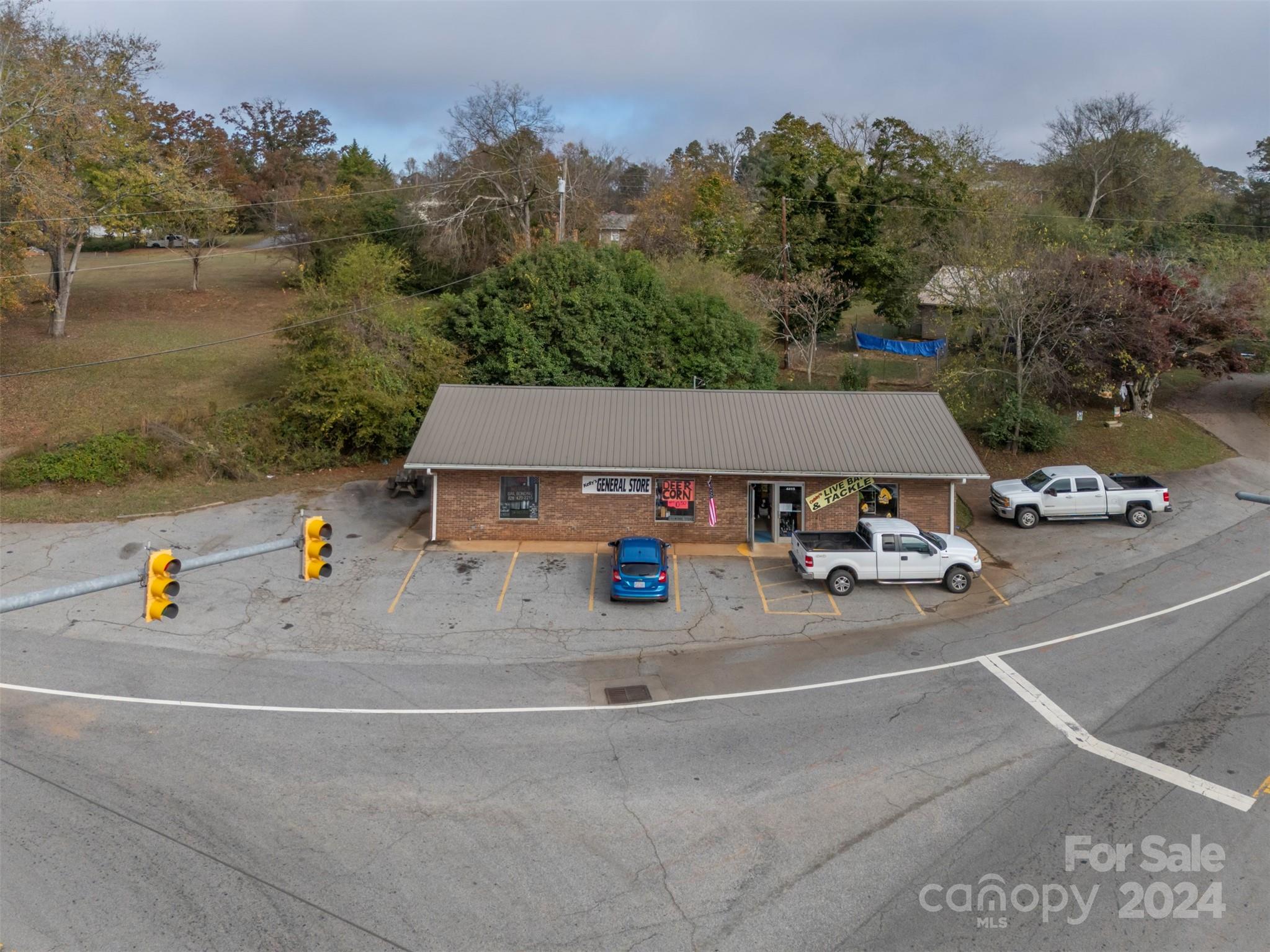 main property photo 12