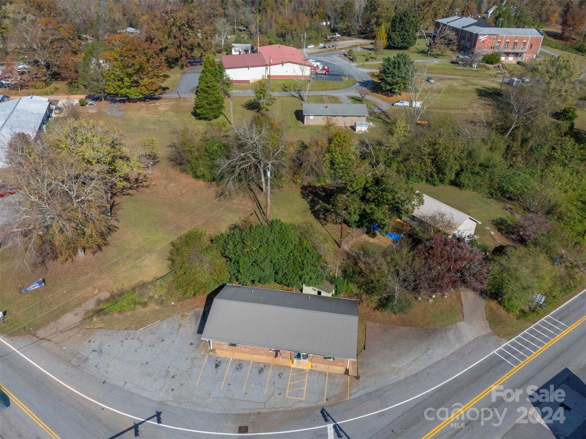 main property photo 36