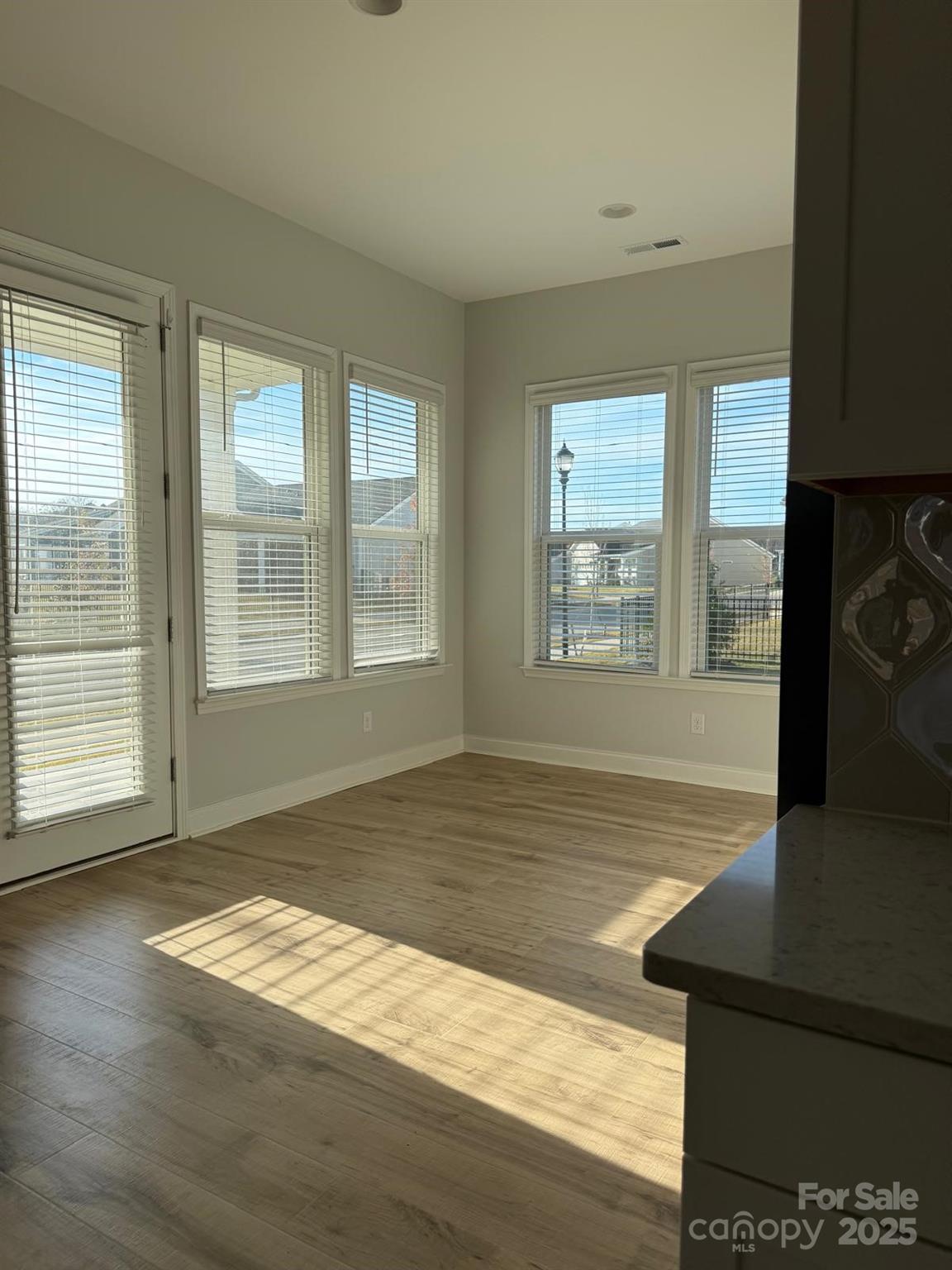 property viewer photo 14