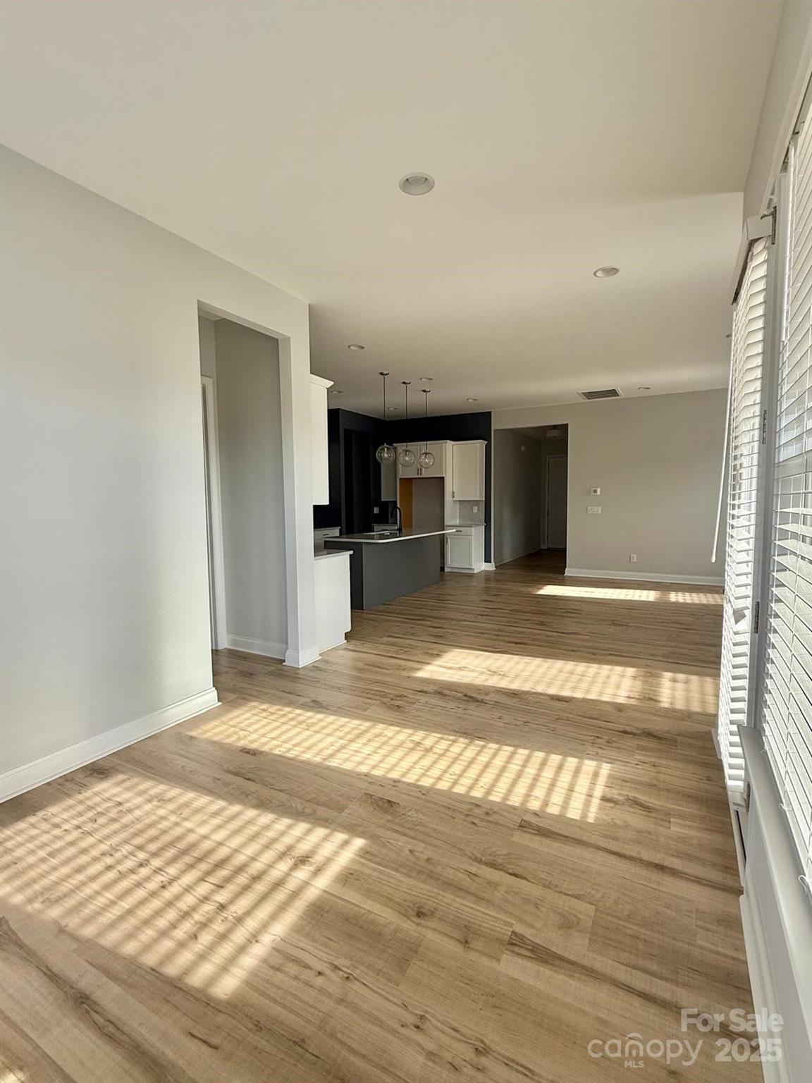 property viewer photo 15