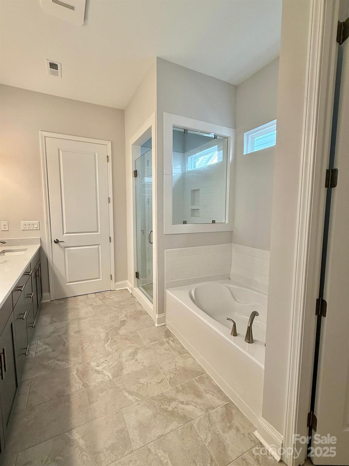 property viewer photo 30