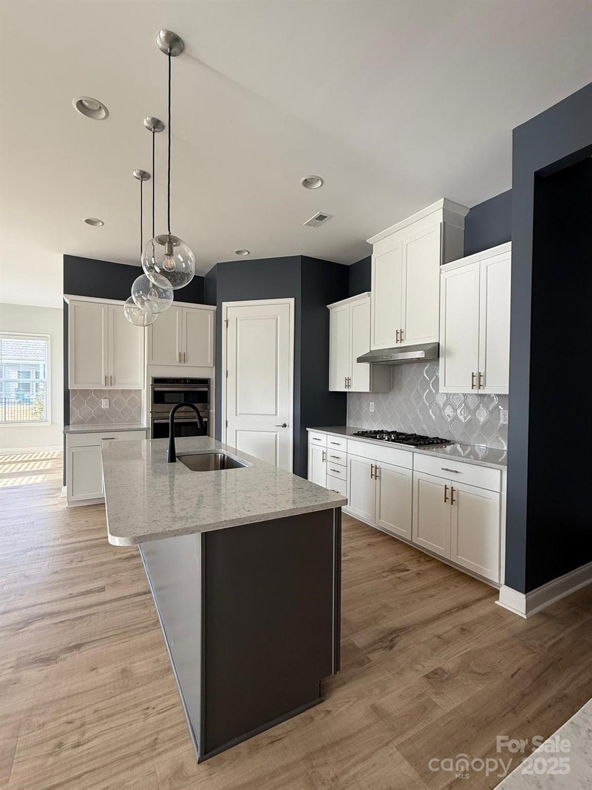 property viewer photo 6