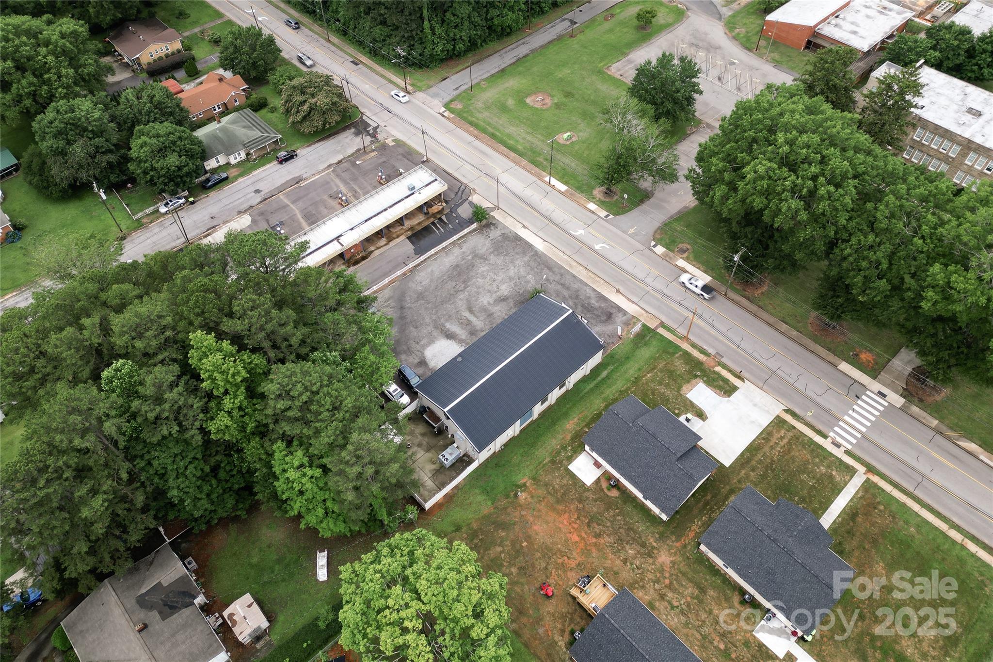 main property photo 6