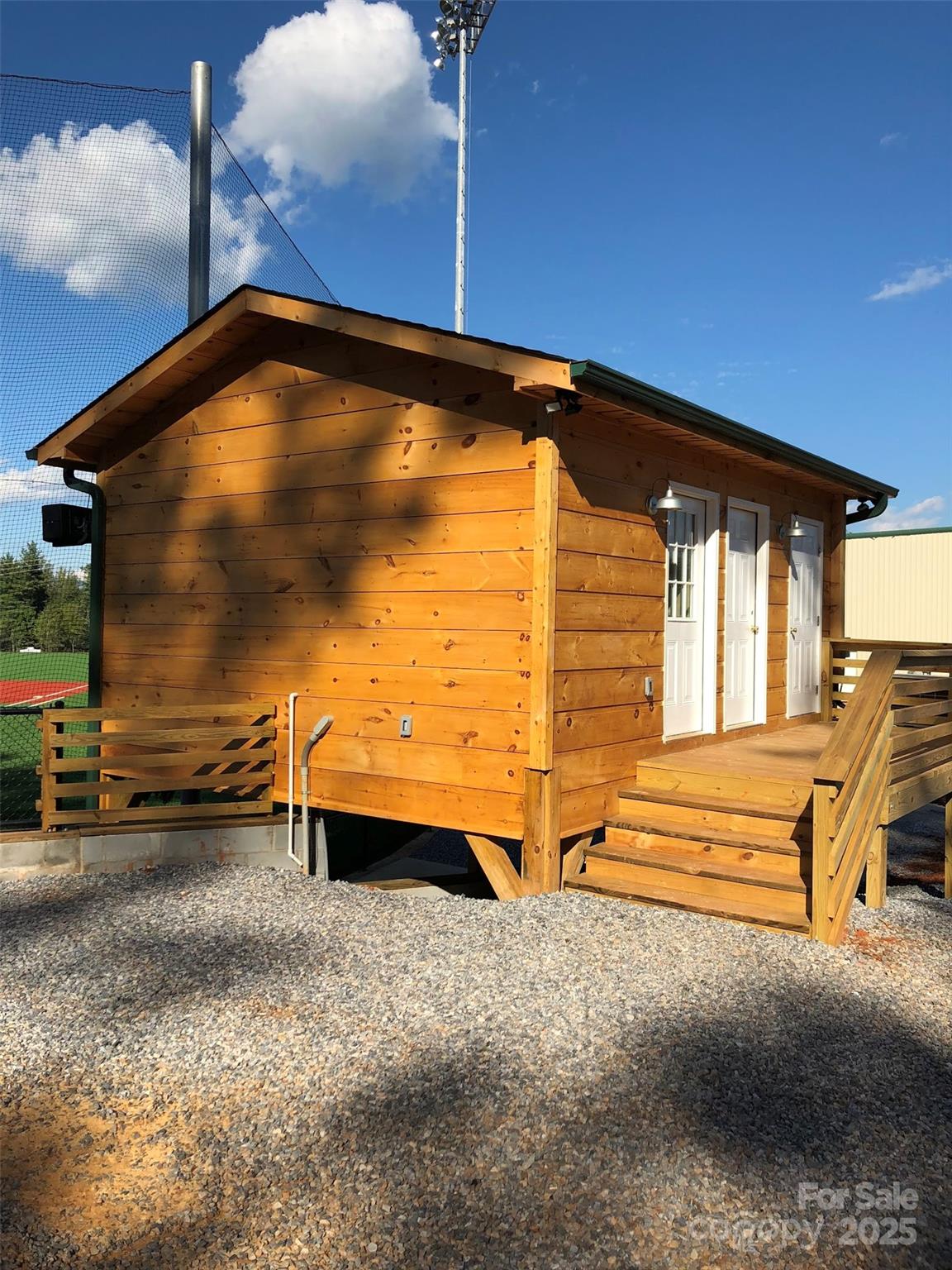 main property photo 36