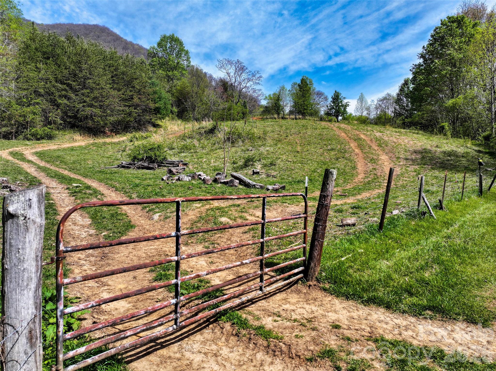 main property photo 10