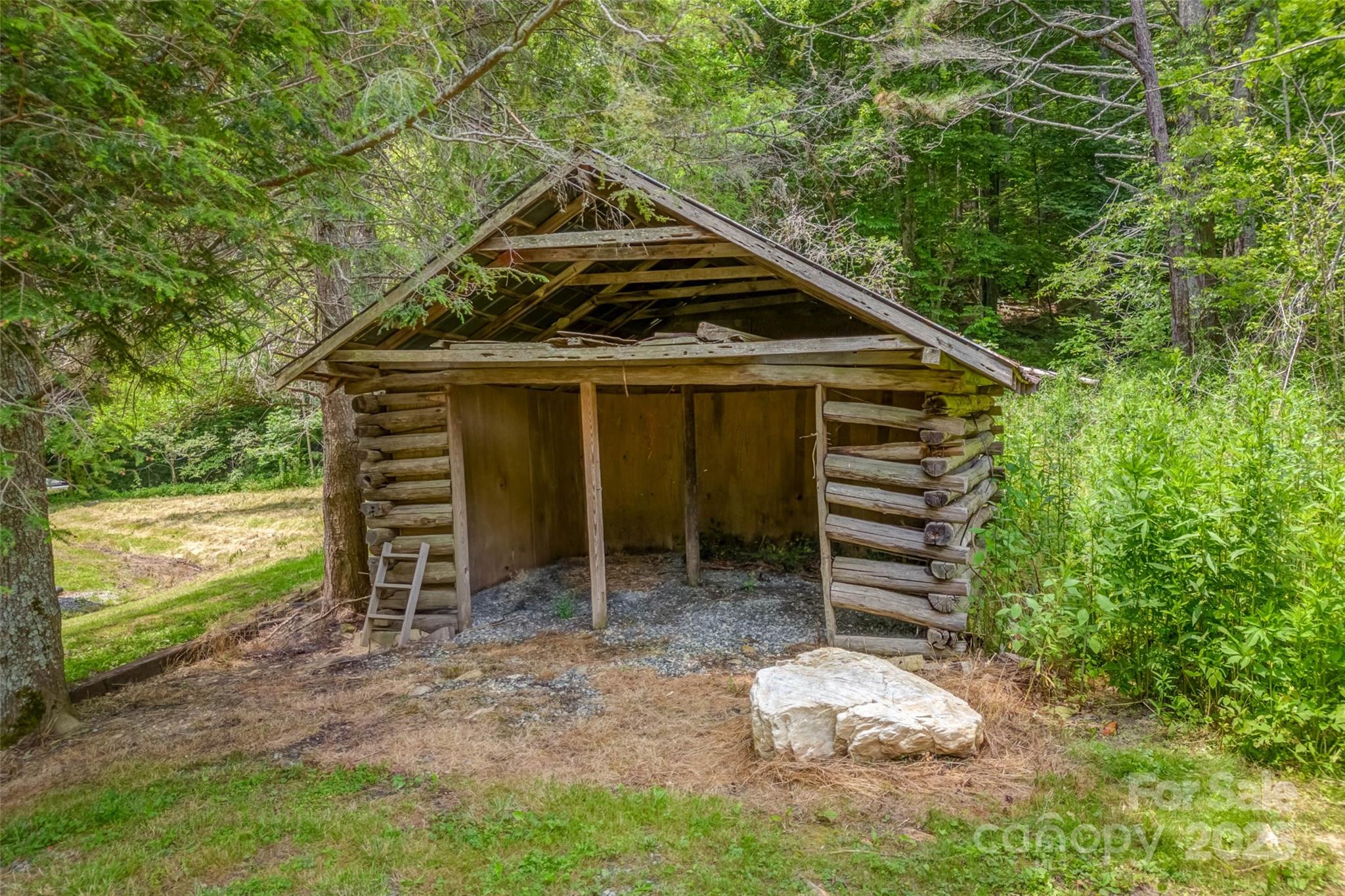 main property photo 41