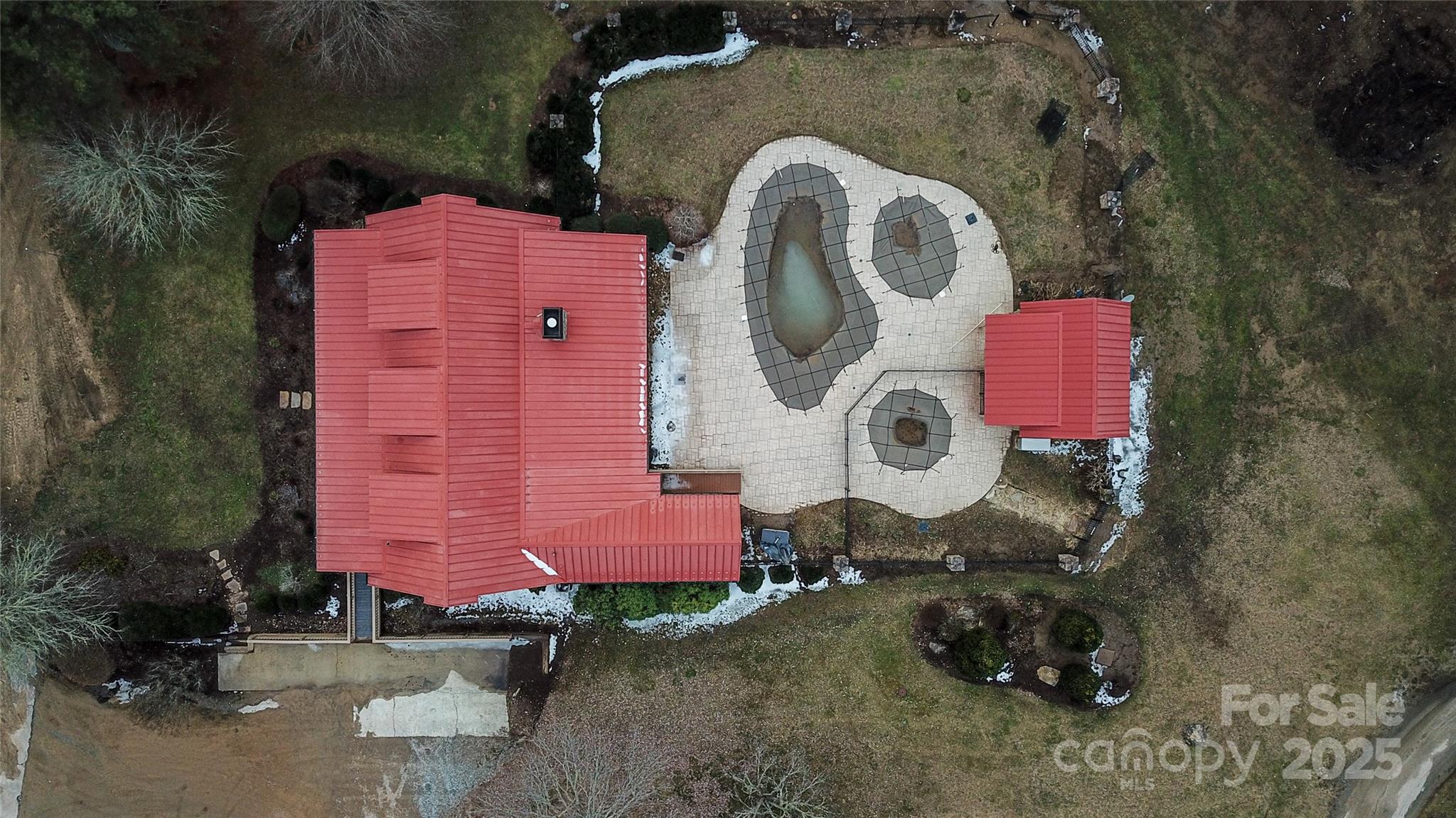 main property photo 14