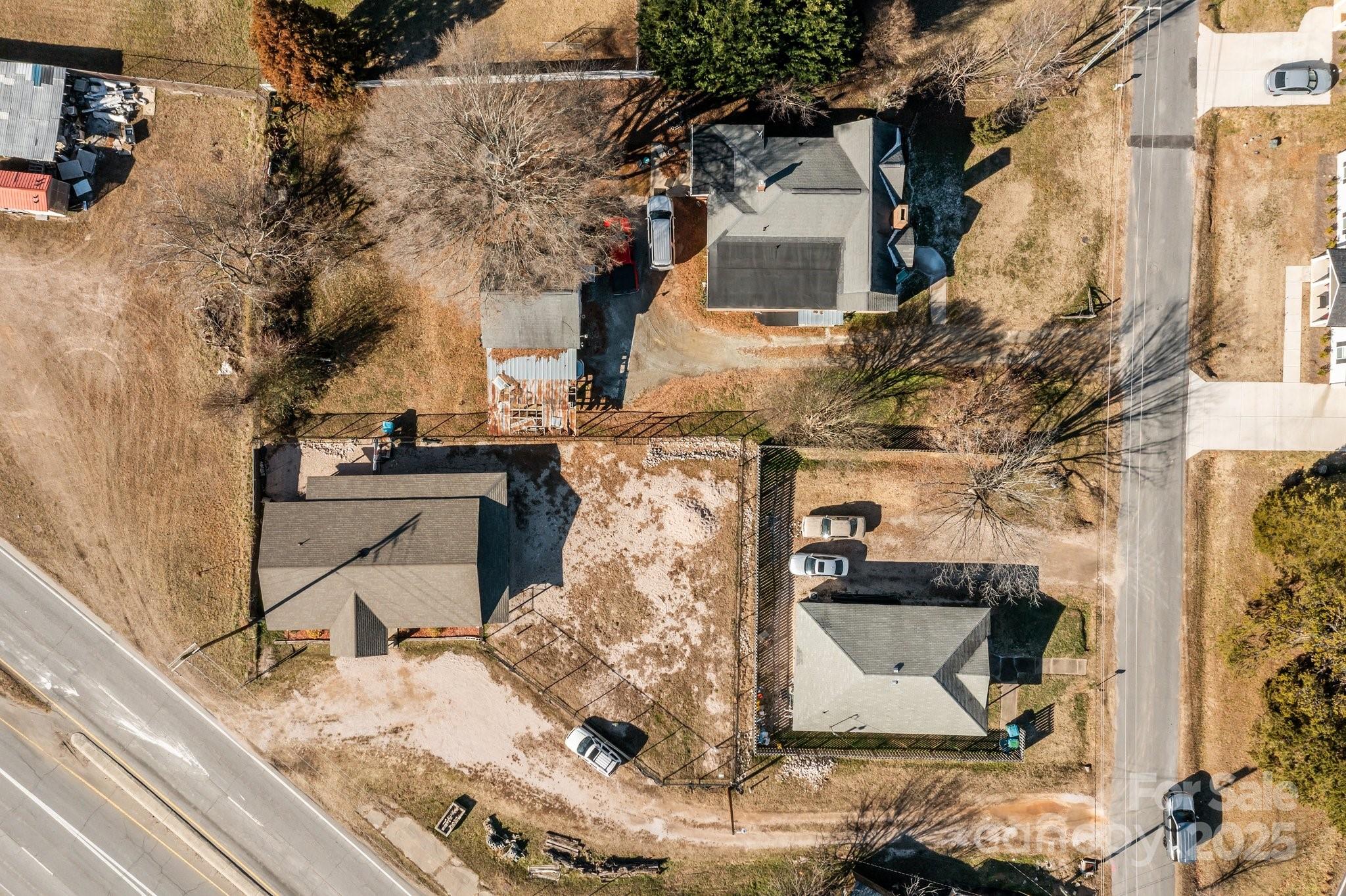 main property photo 4