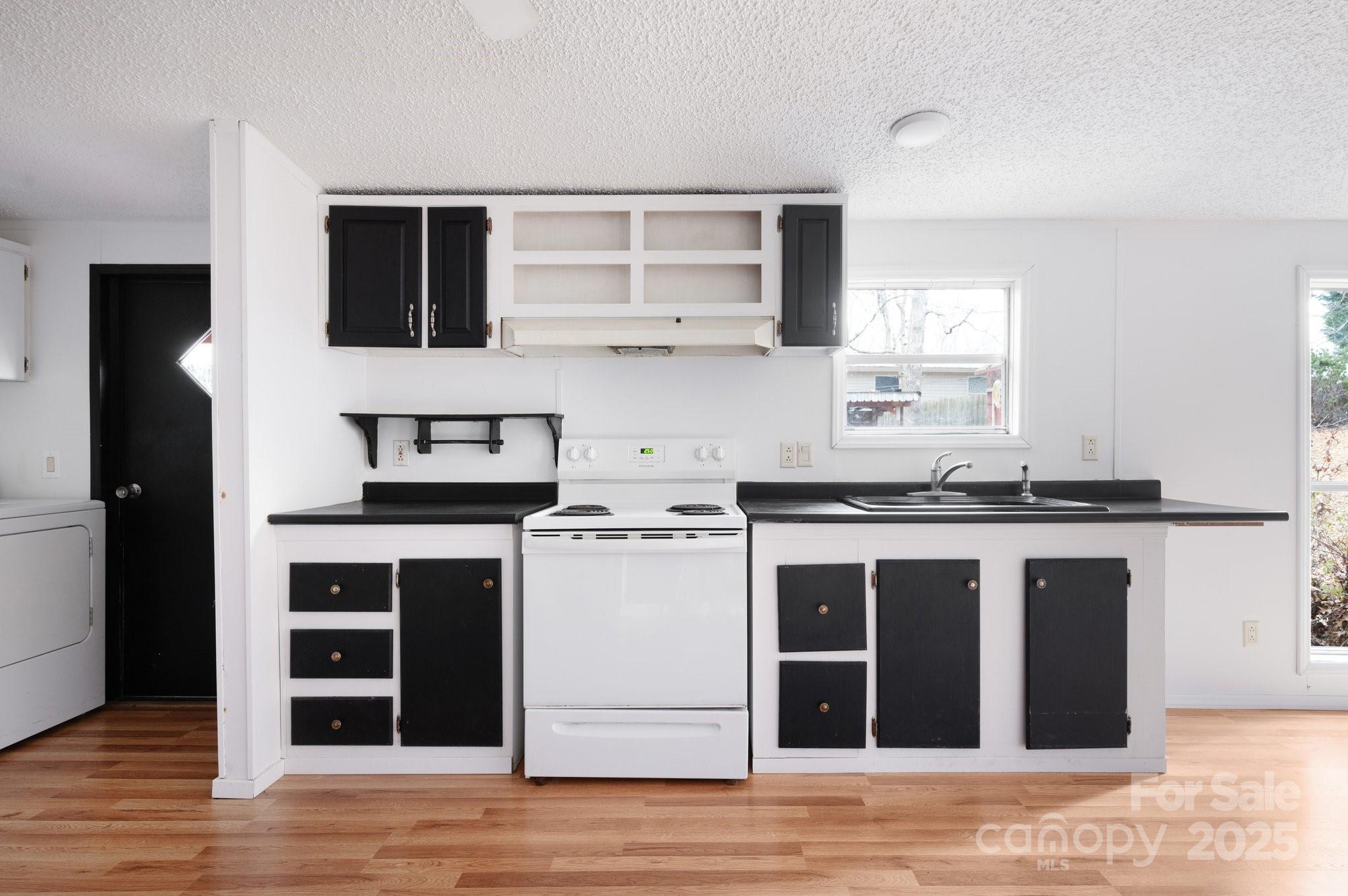 property viewer photo 12