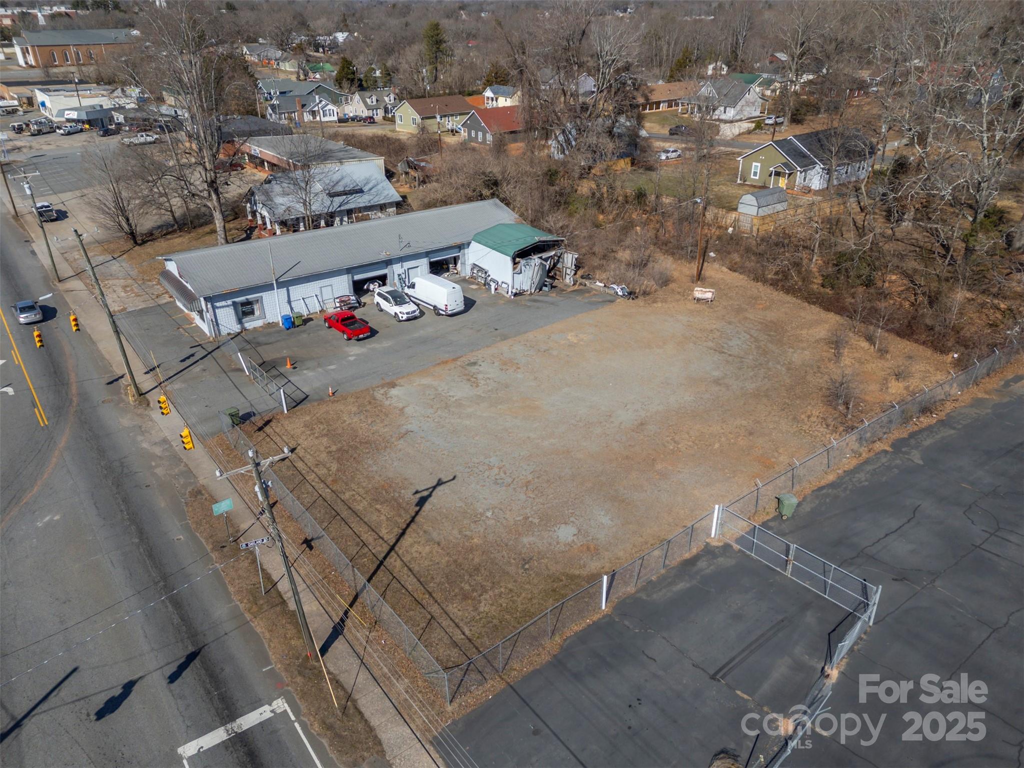 main property photo 11