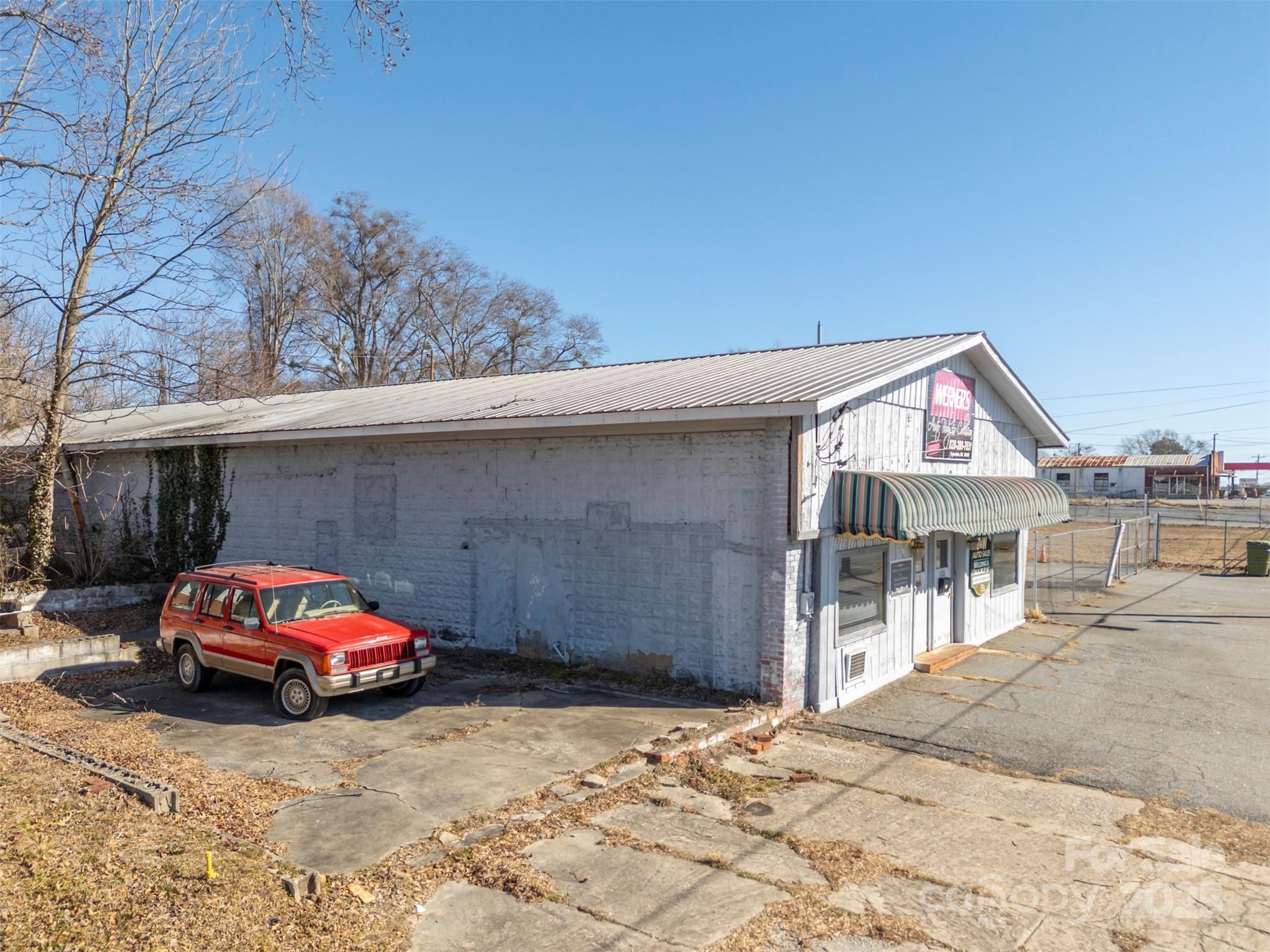 main property photo 12