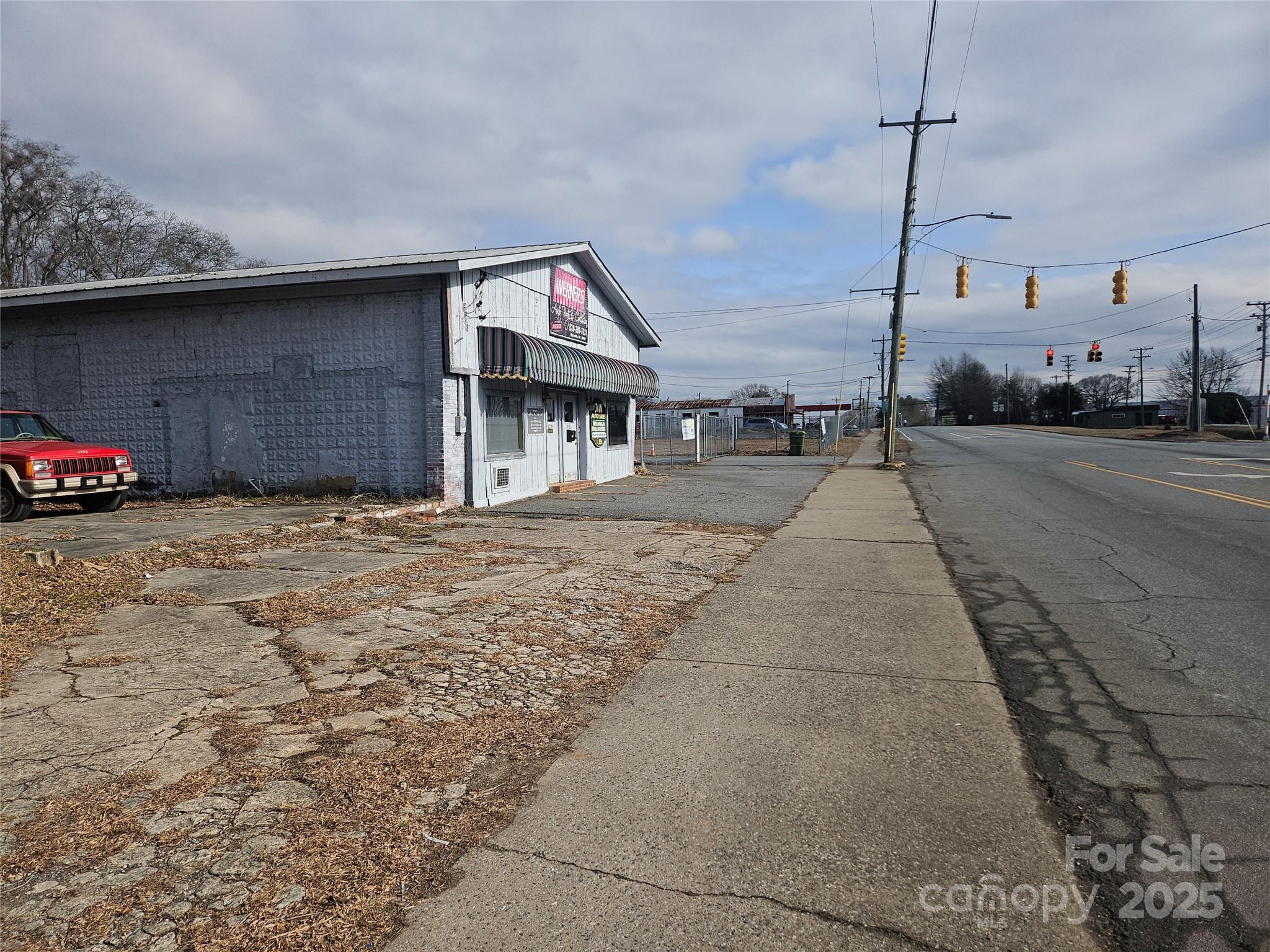 main property photo 13