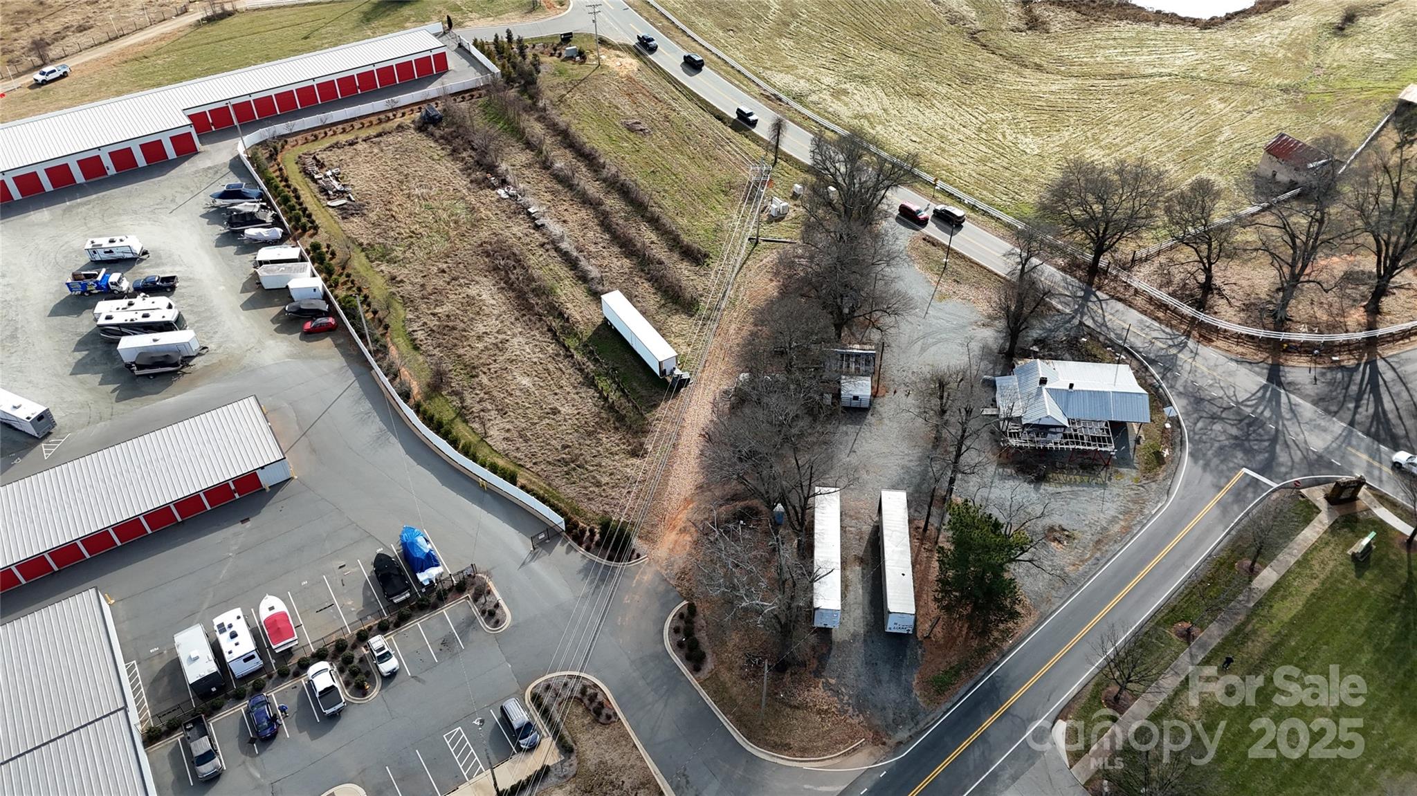 main property photo 11