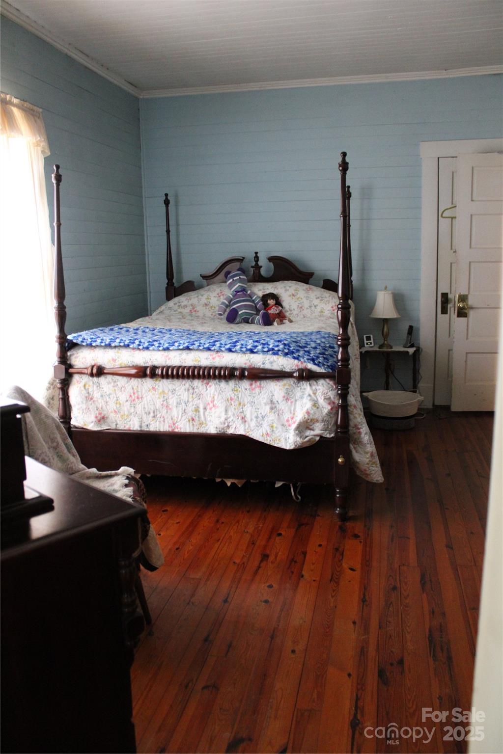 property viewer photo 4