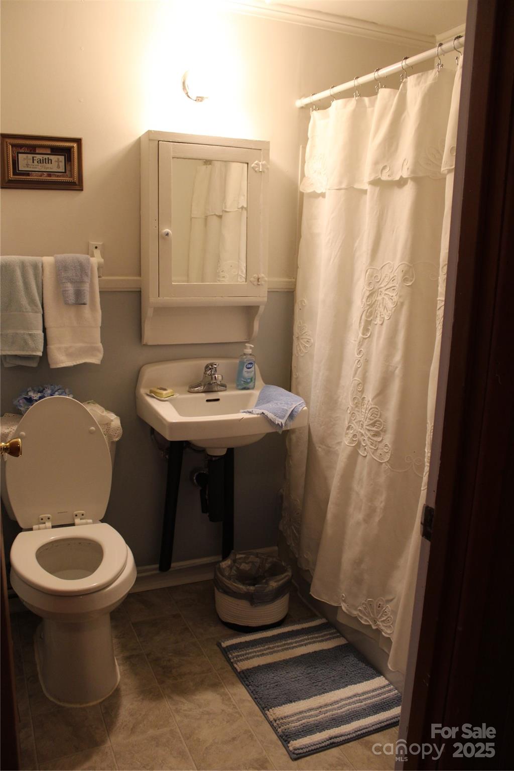 property viewer photo 5