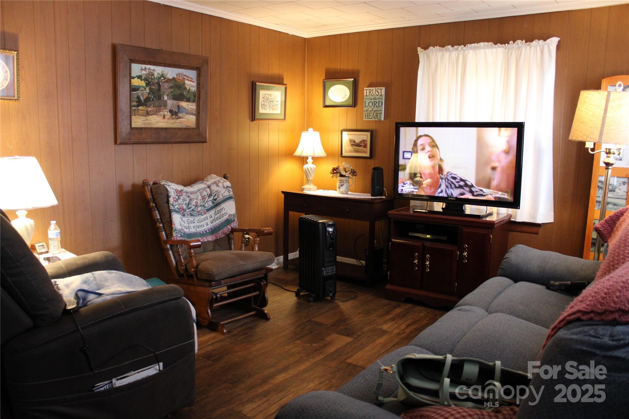 property viewer photo 6