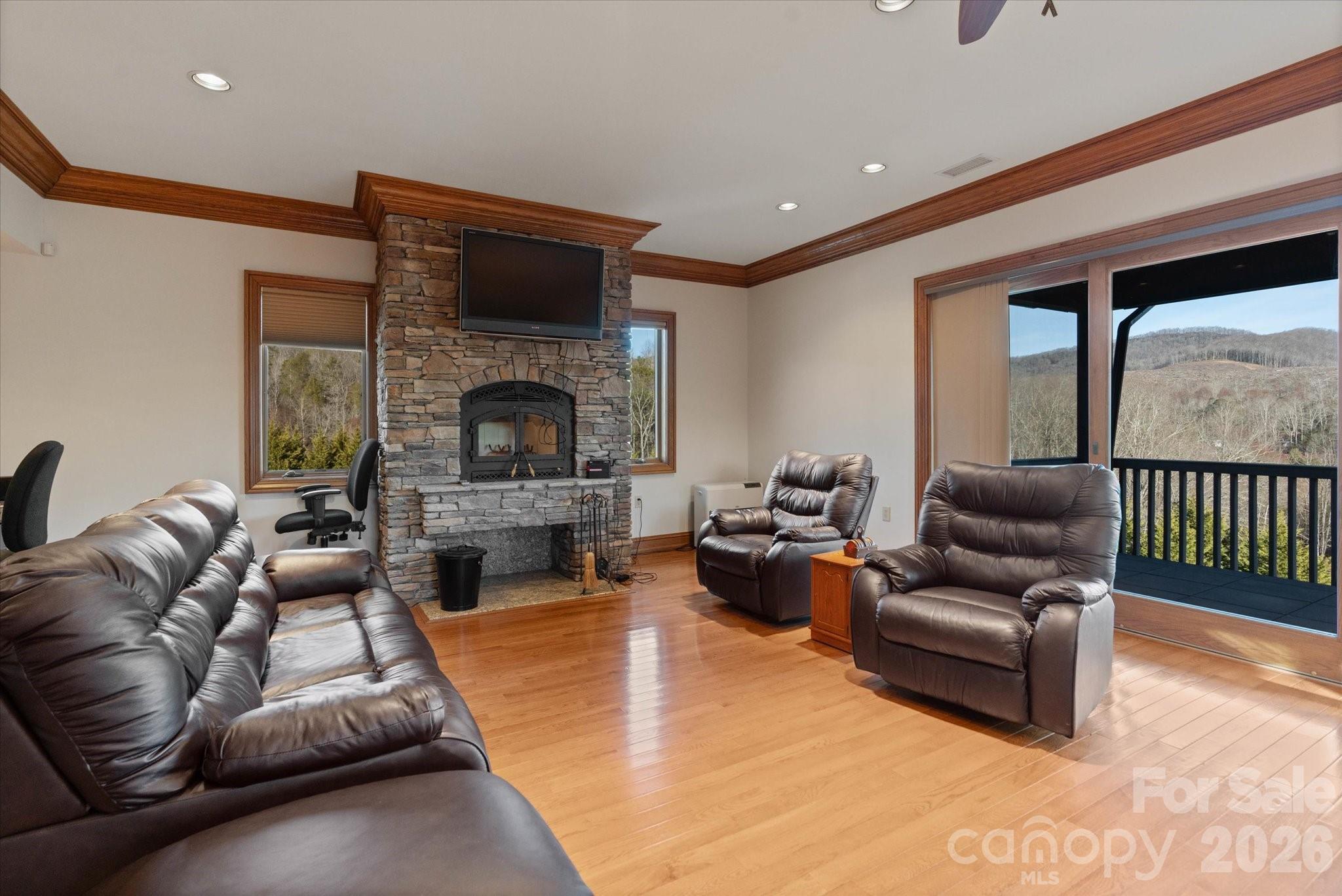 main property photo 44