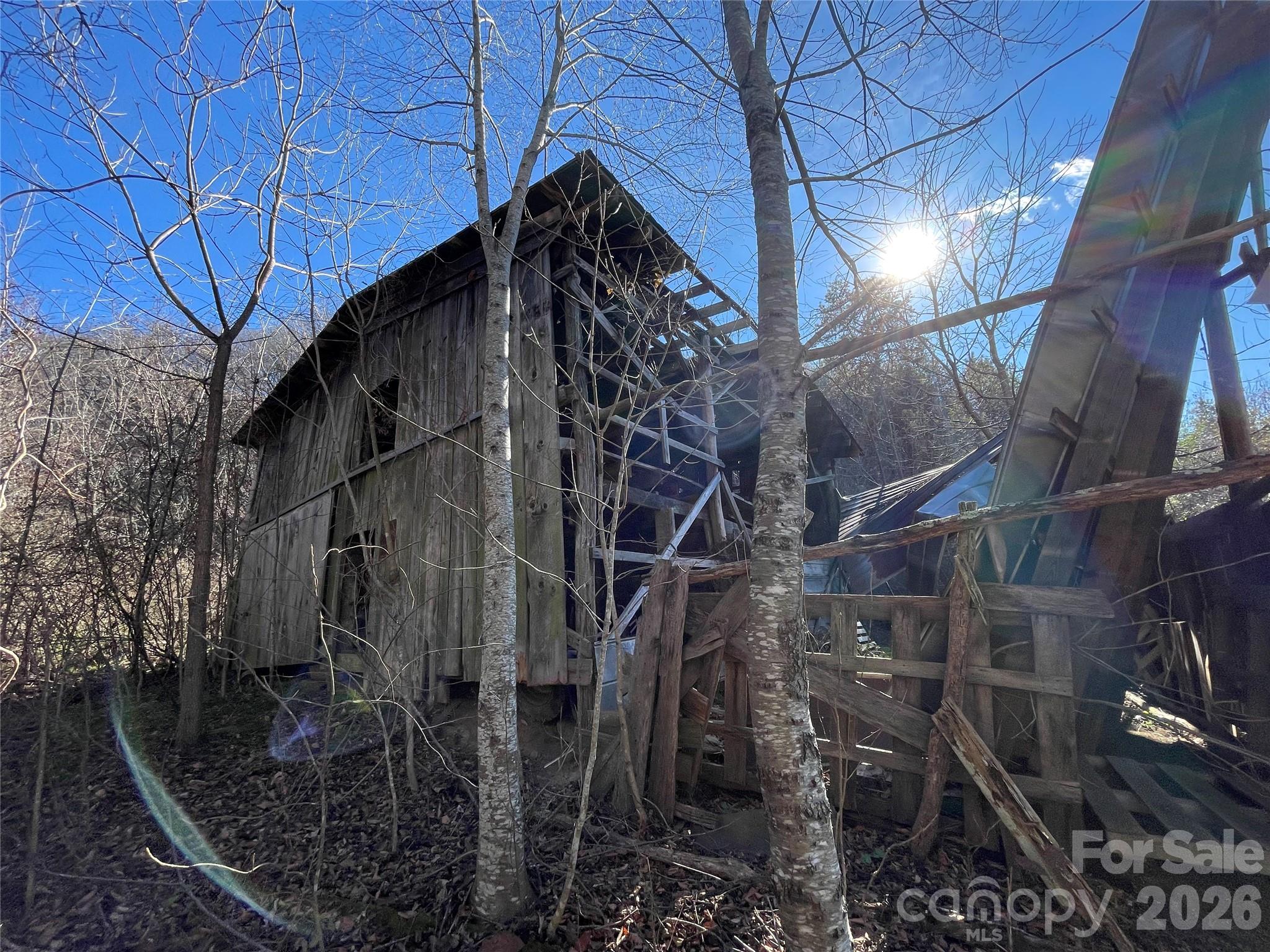 main property photo 16