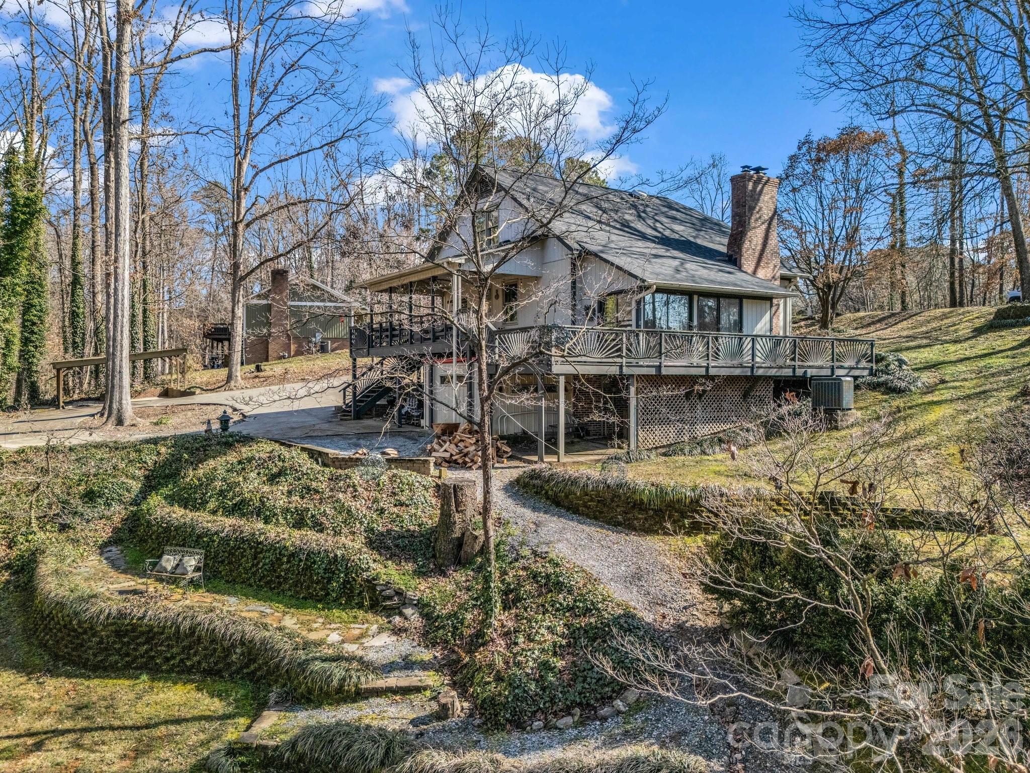 main property photo 40