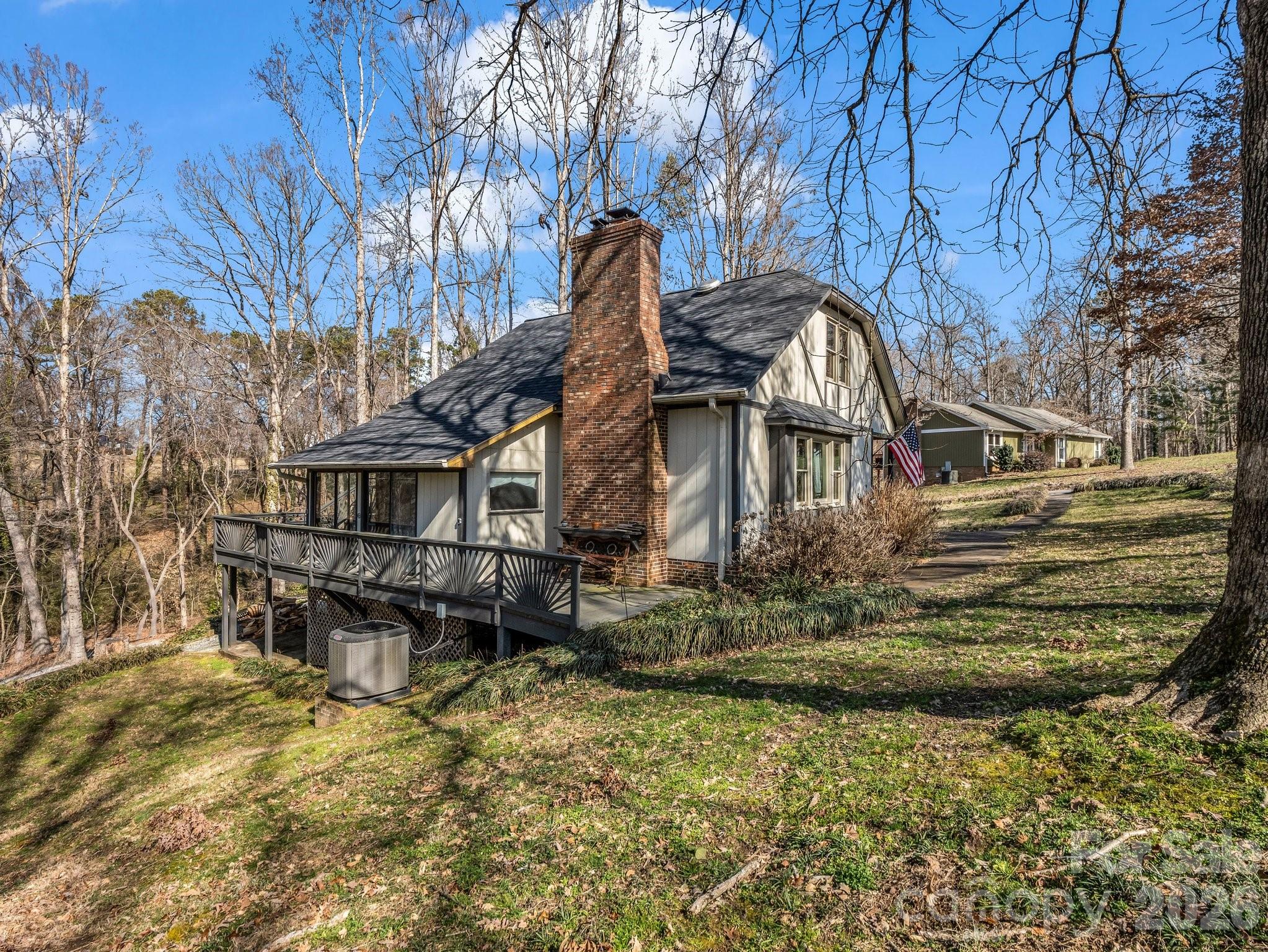 main property photo 8