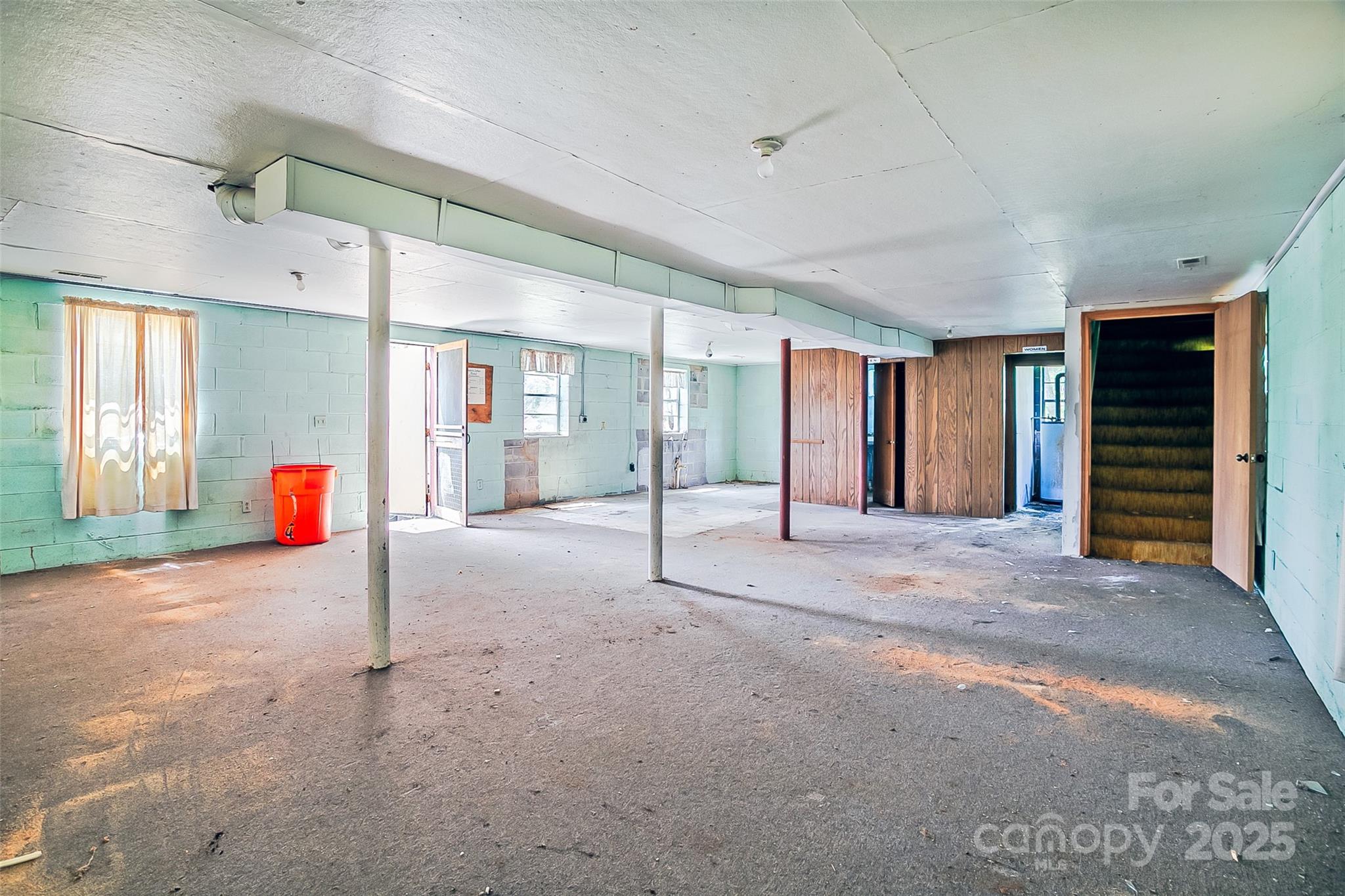 main property photo 11