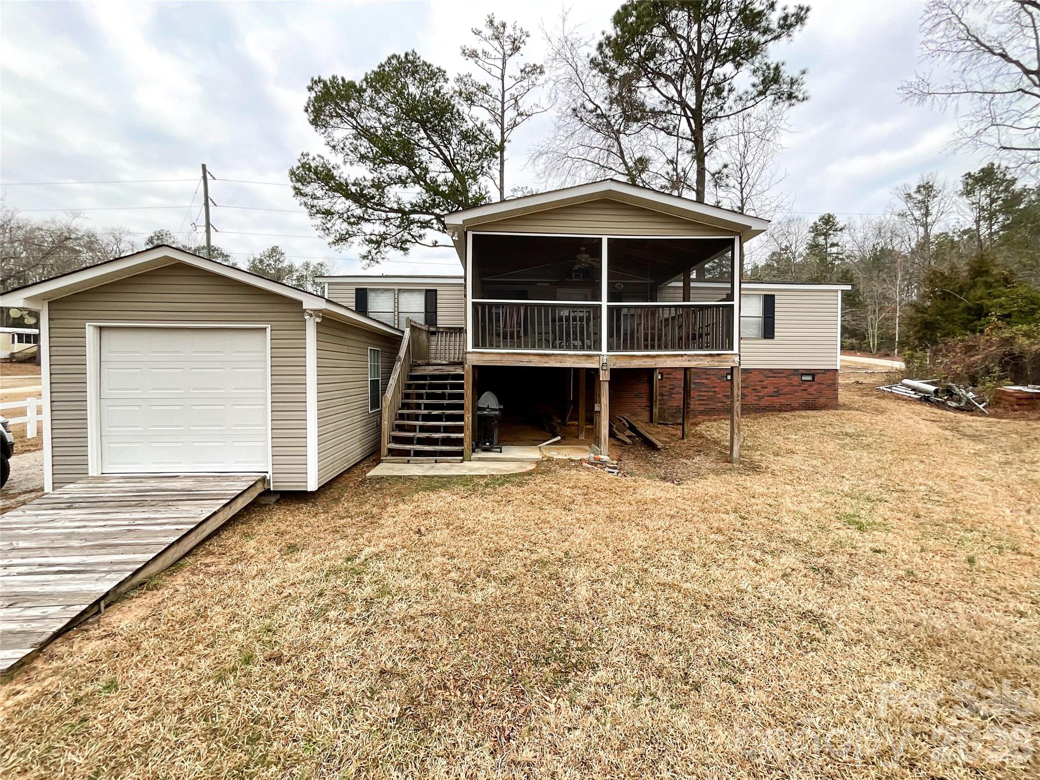 main property photo 40
