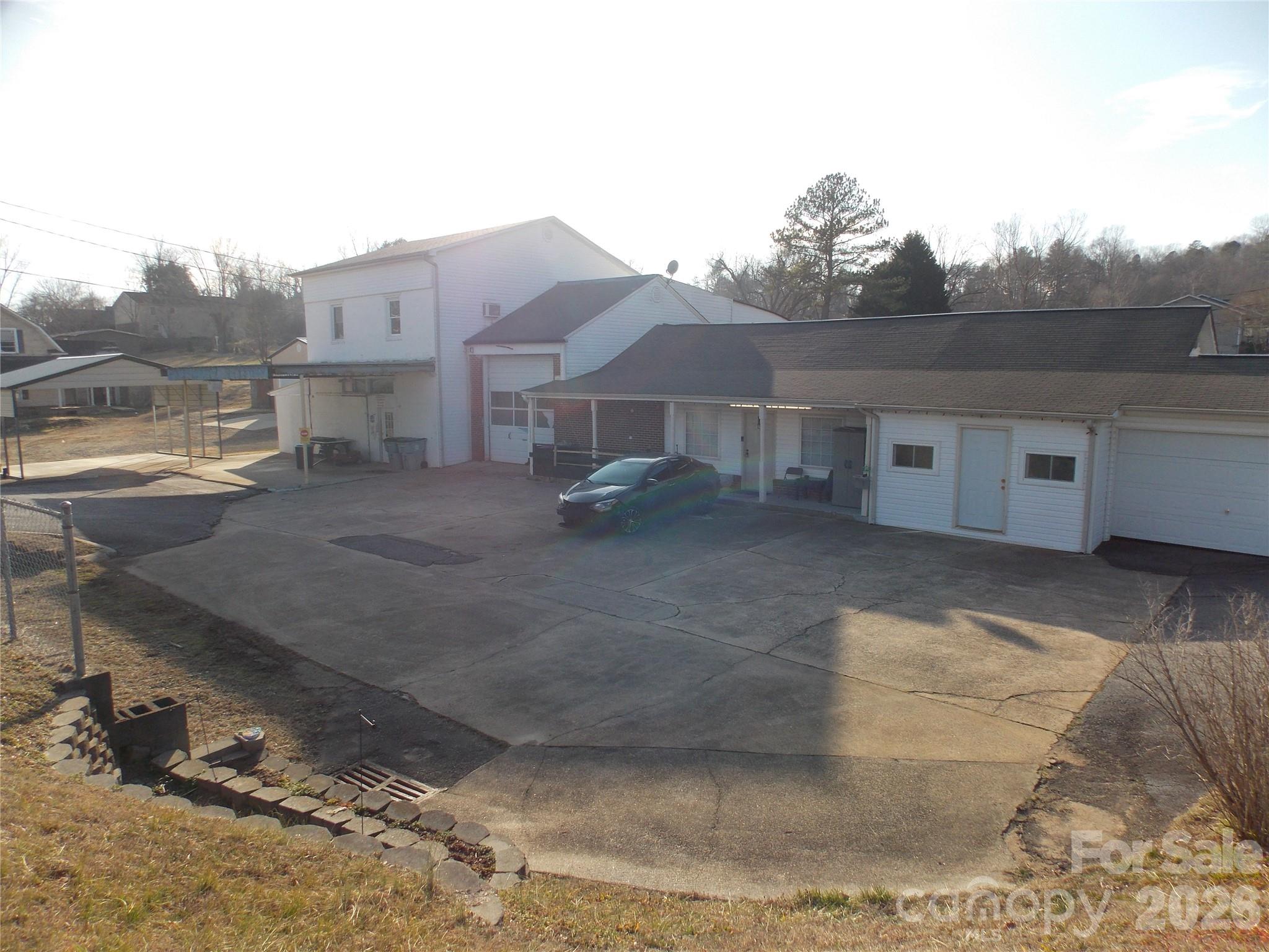 main property photo 33
