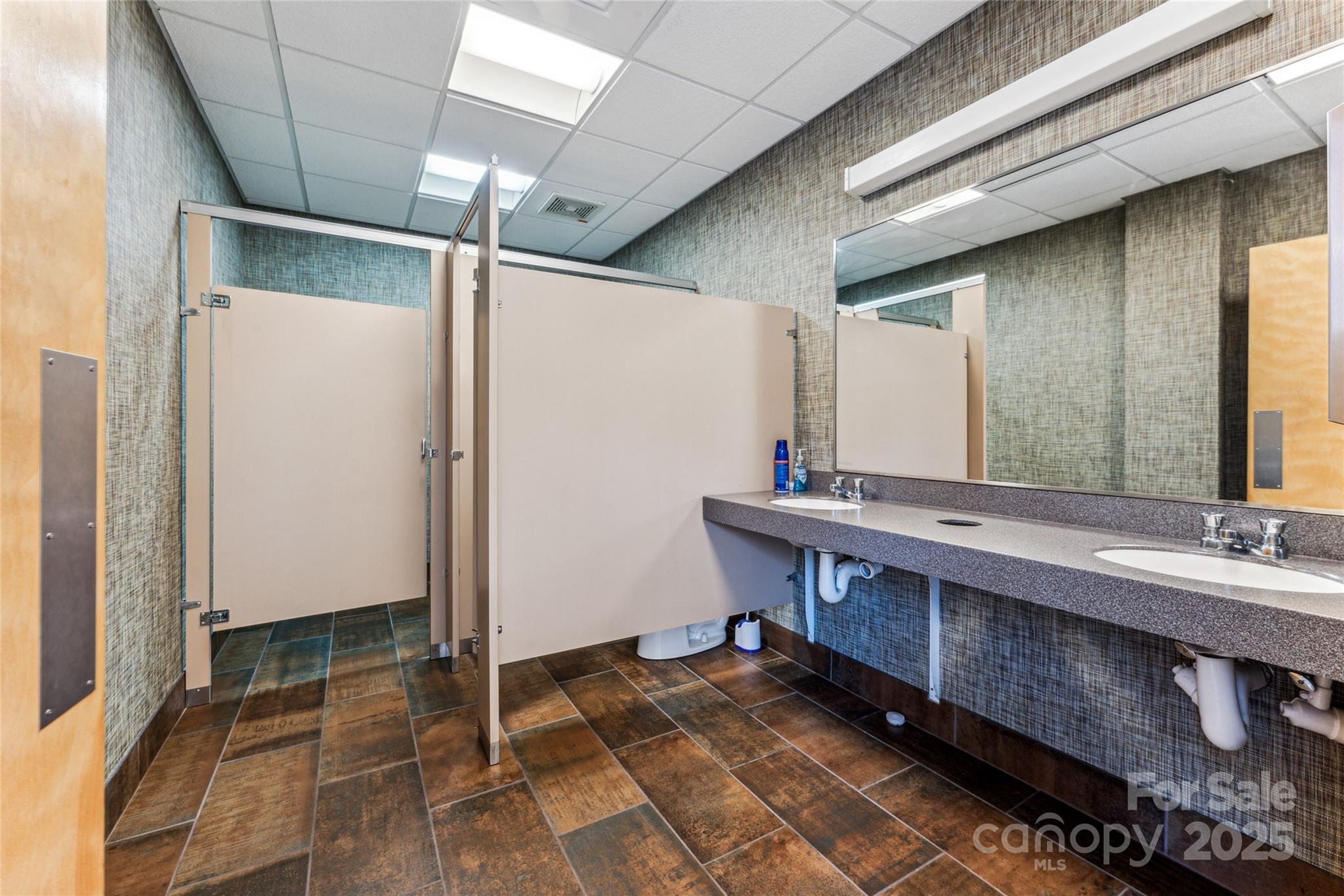 main property photo 21