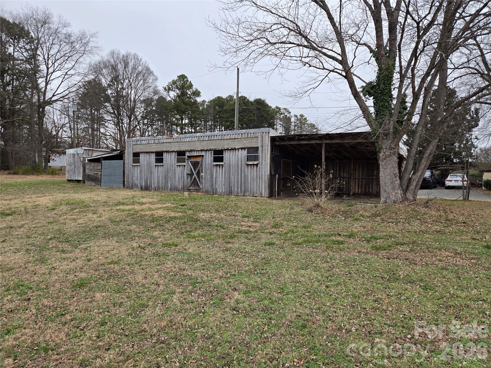 main property photo 12