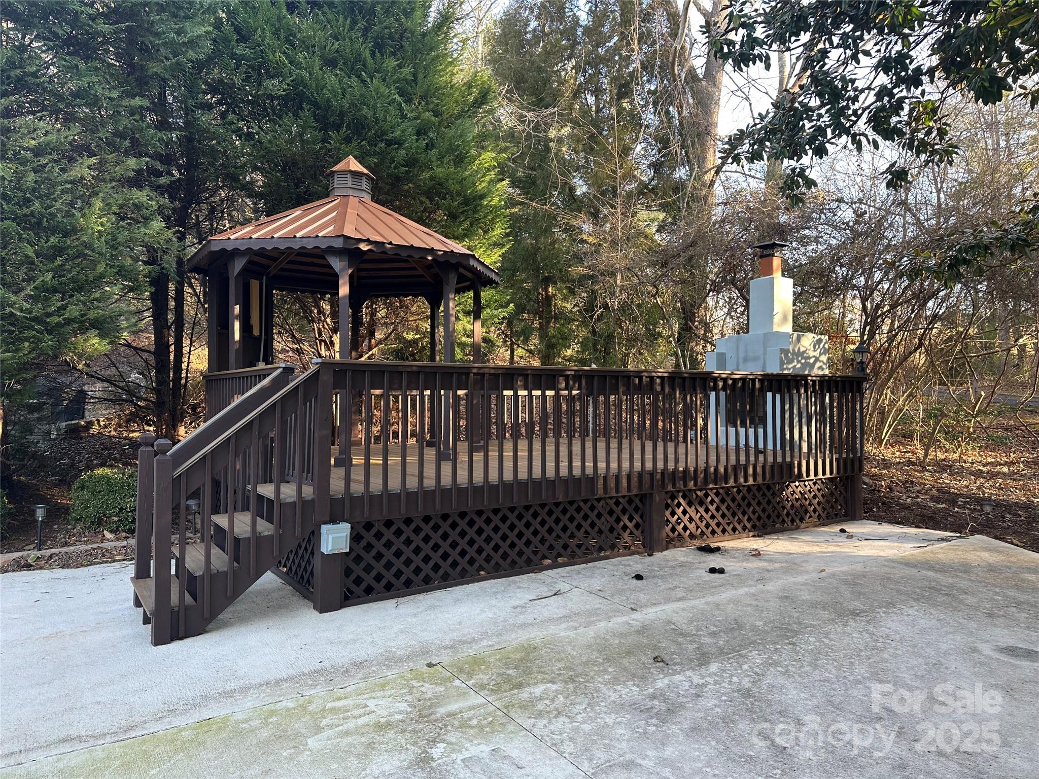main property photo 6