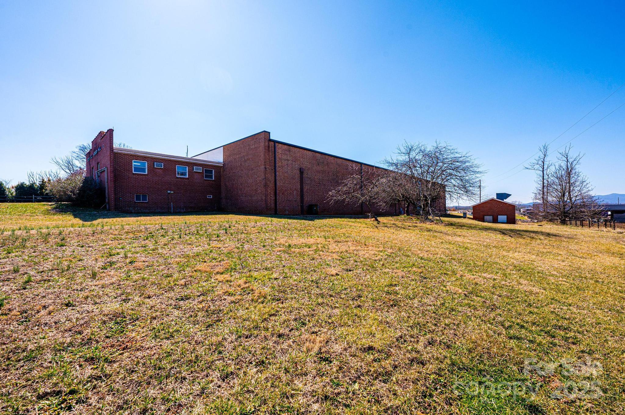 main property photo 5