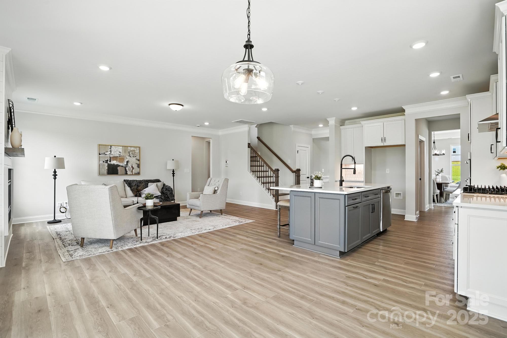 property viewer photo 10