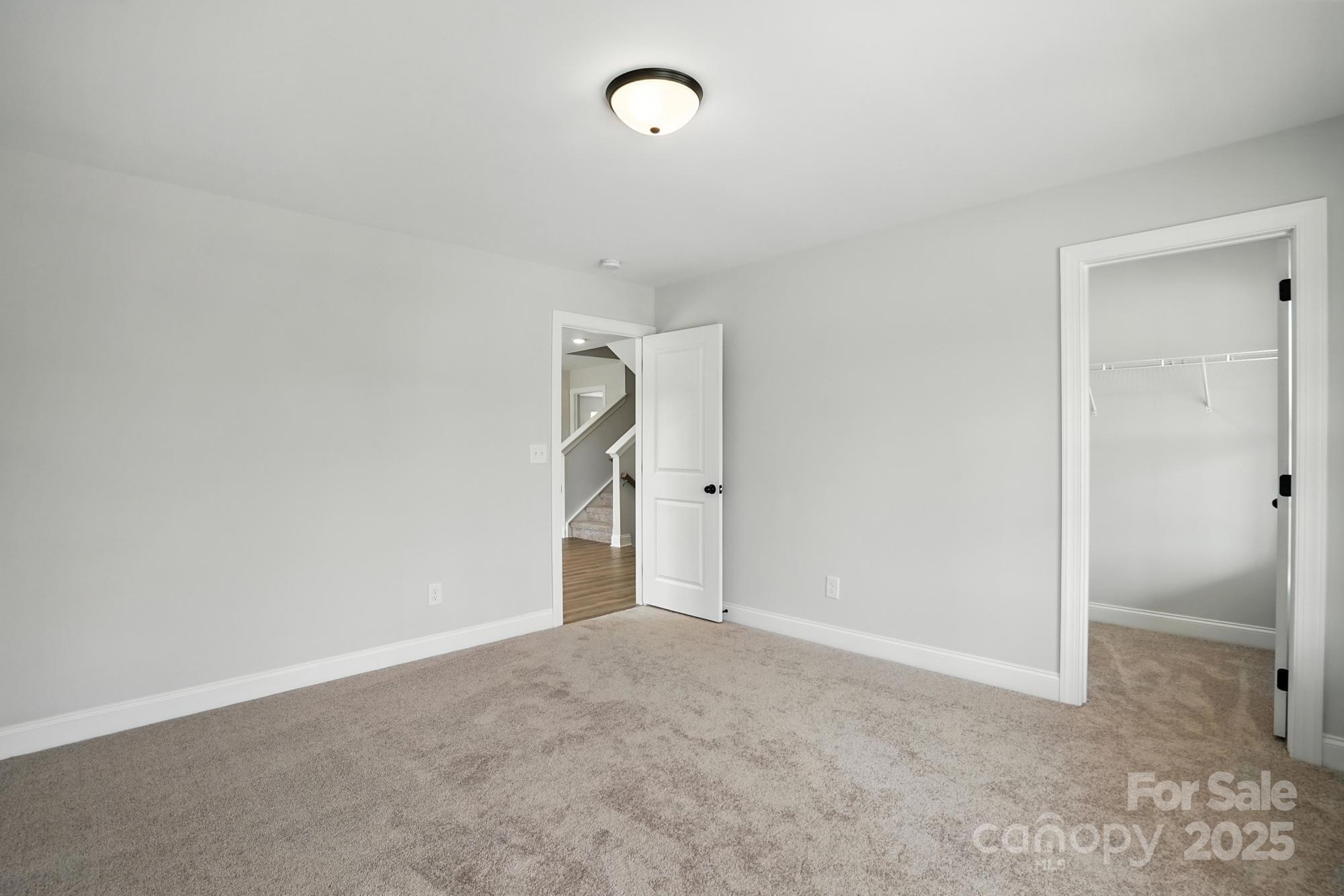 property viewer photo 31