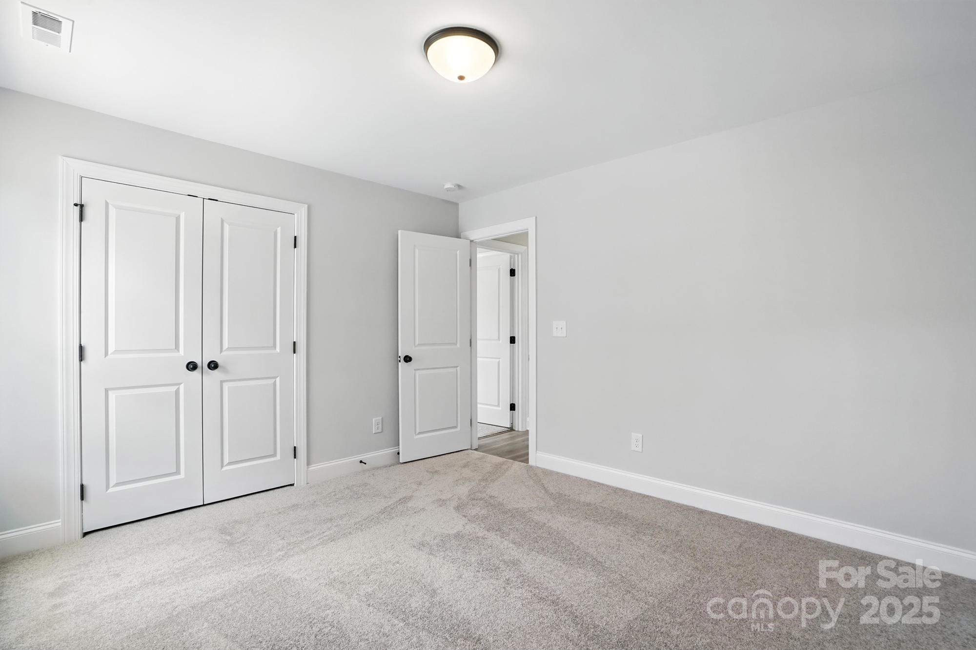property viewer photo 35