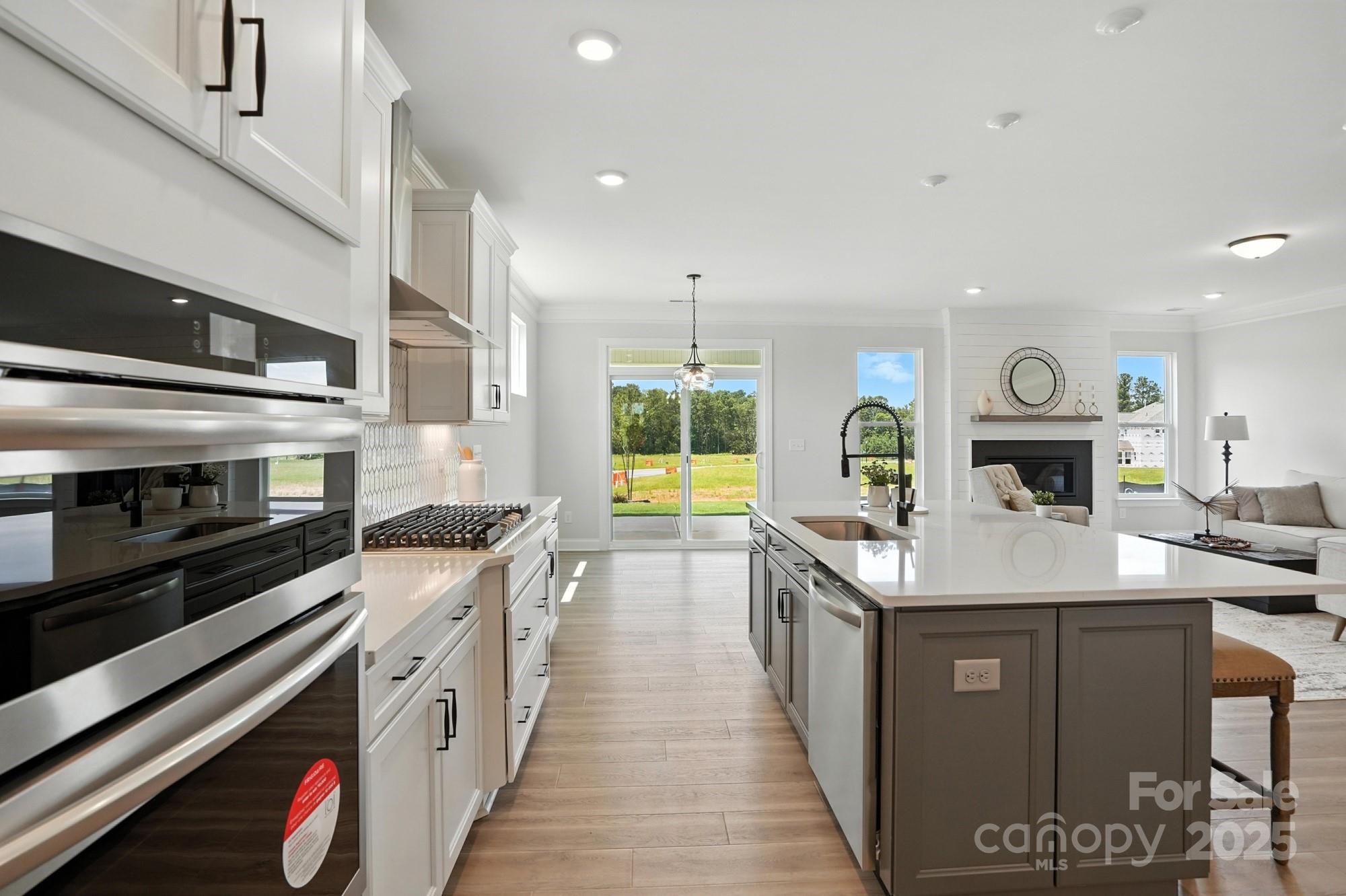 property viewer photo 6