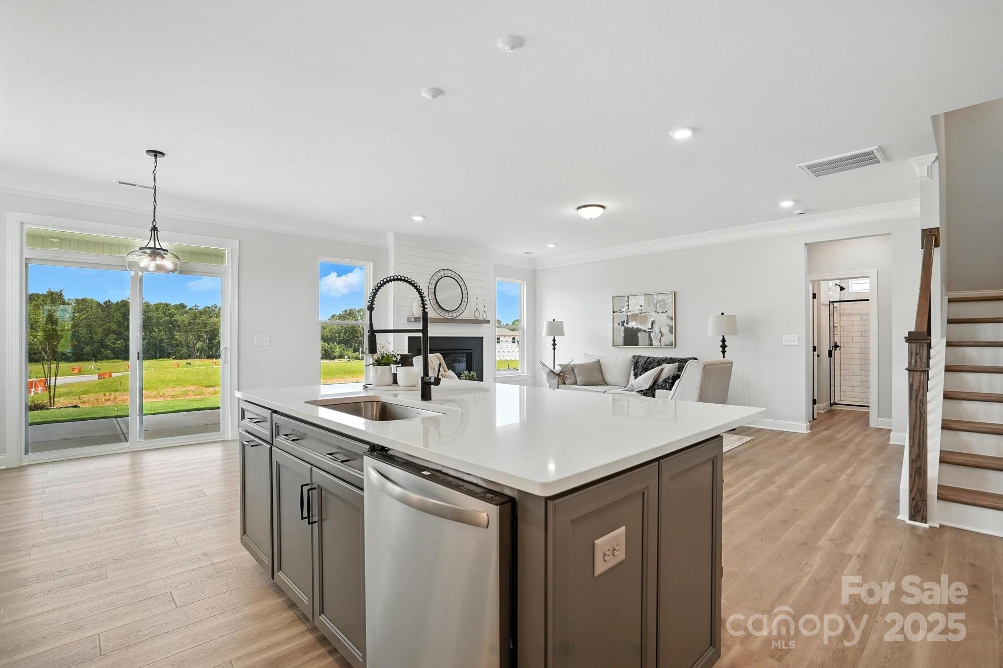 property viewer photo 7