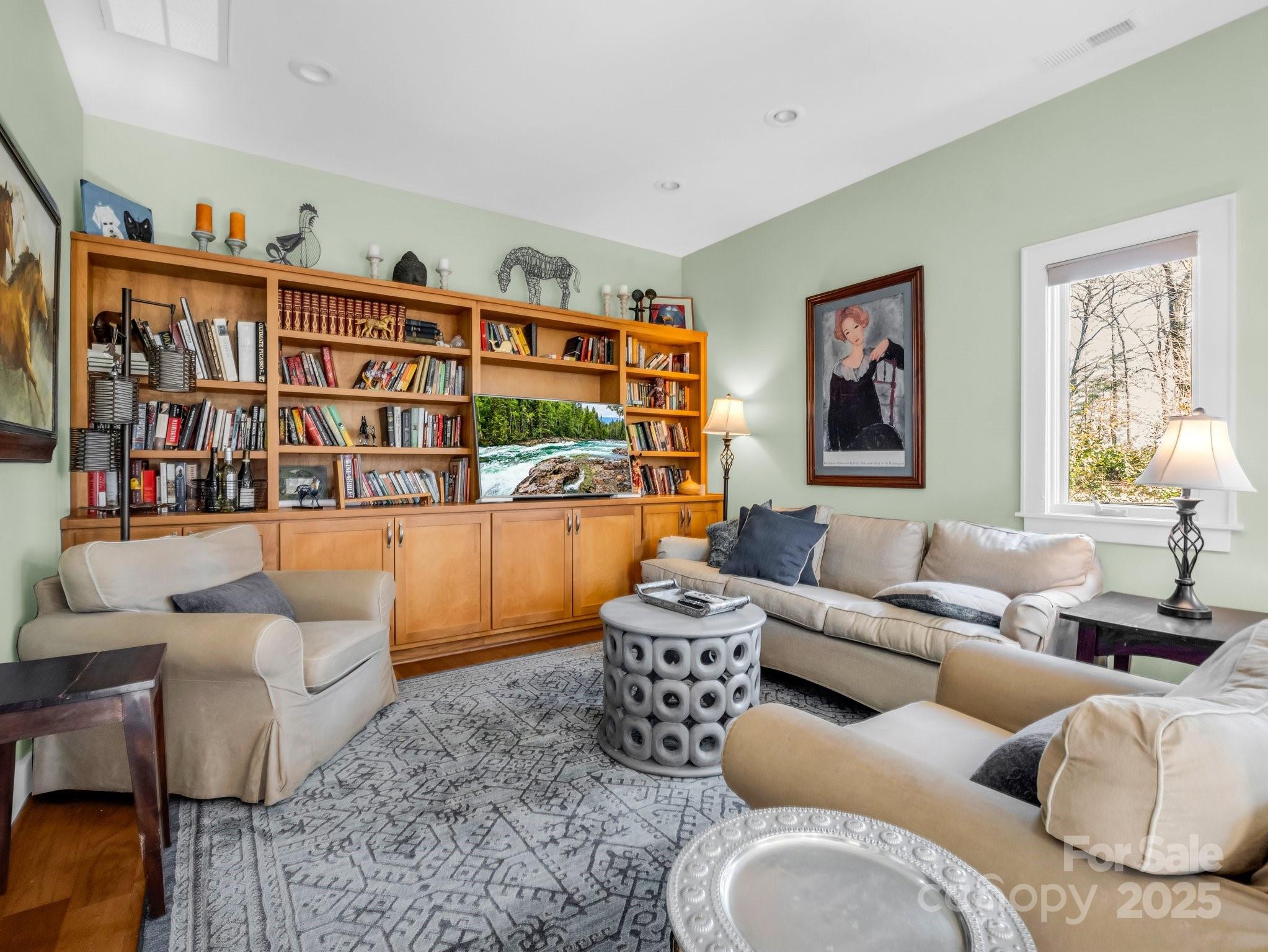property viewer photo 36