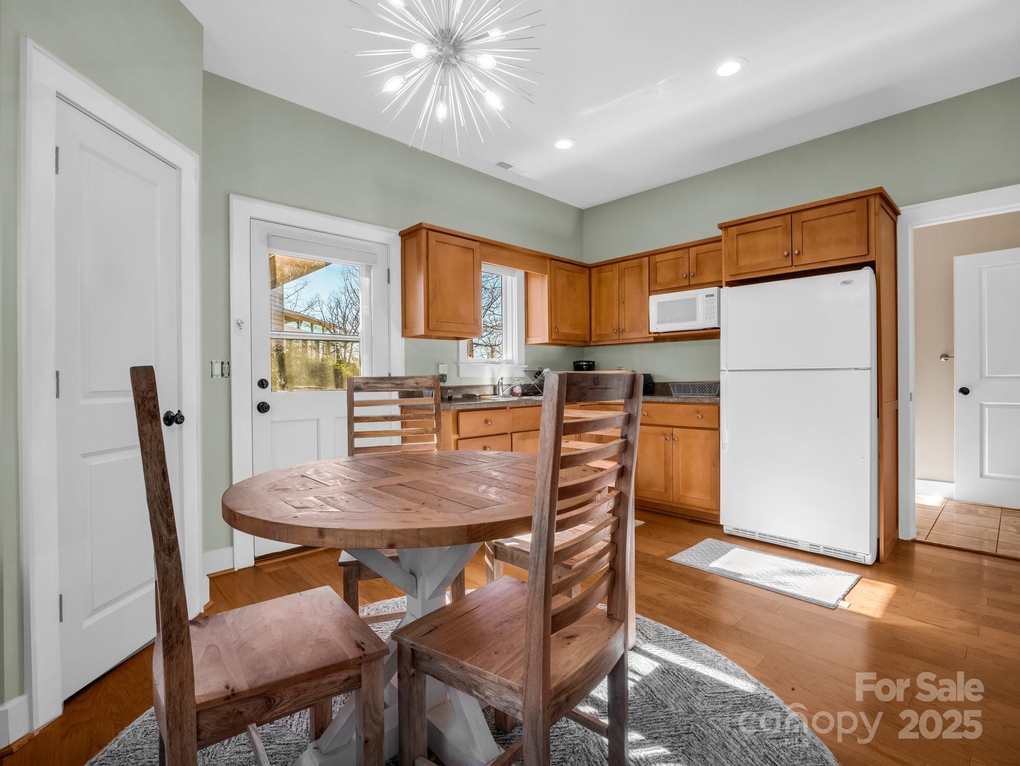 property viewer photo 37