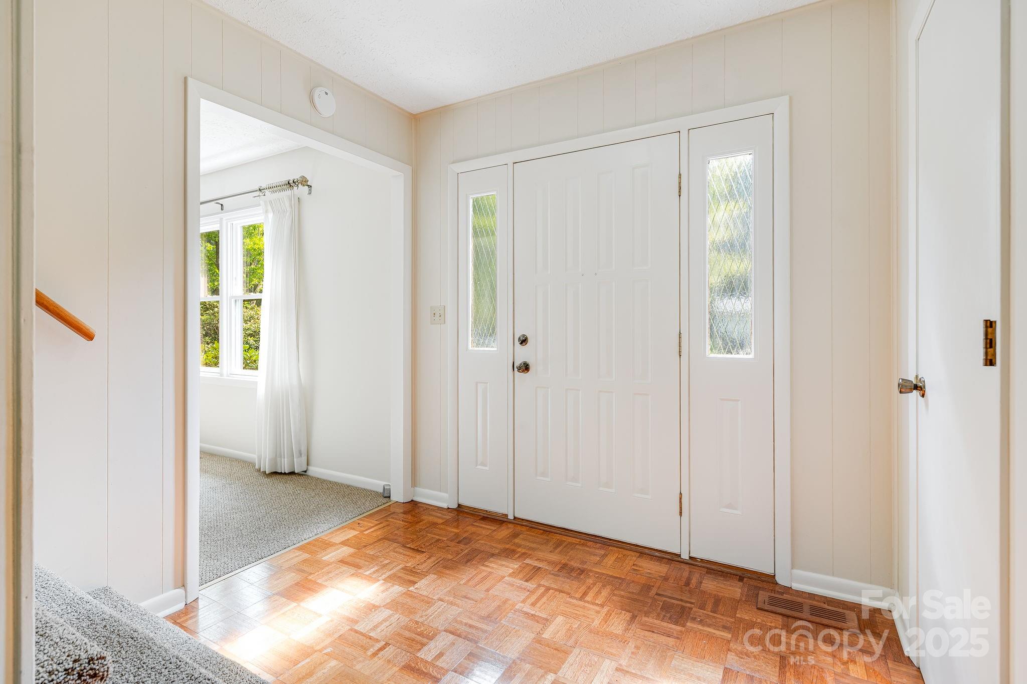 property viewer photo 3