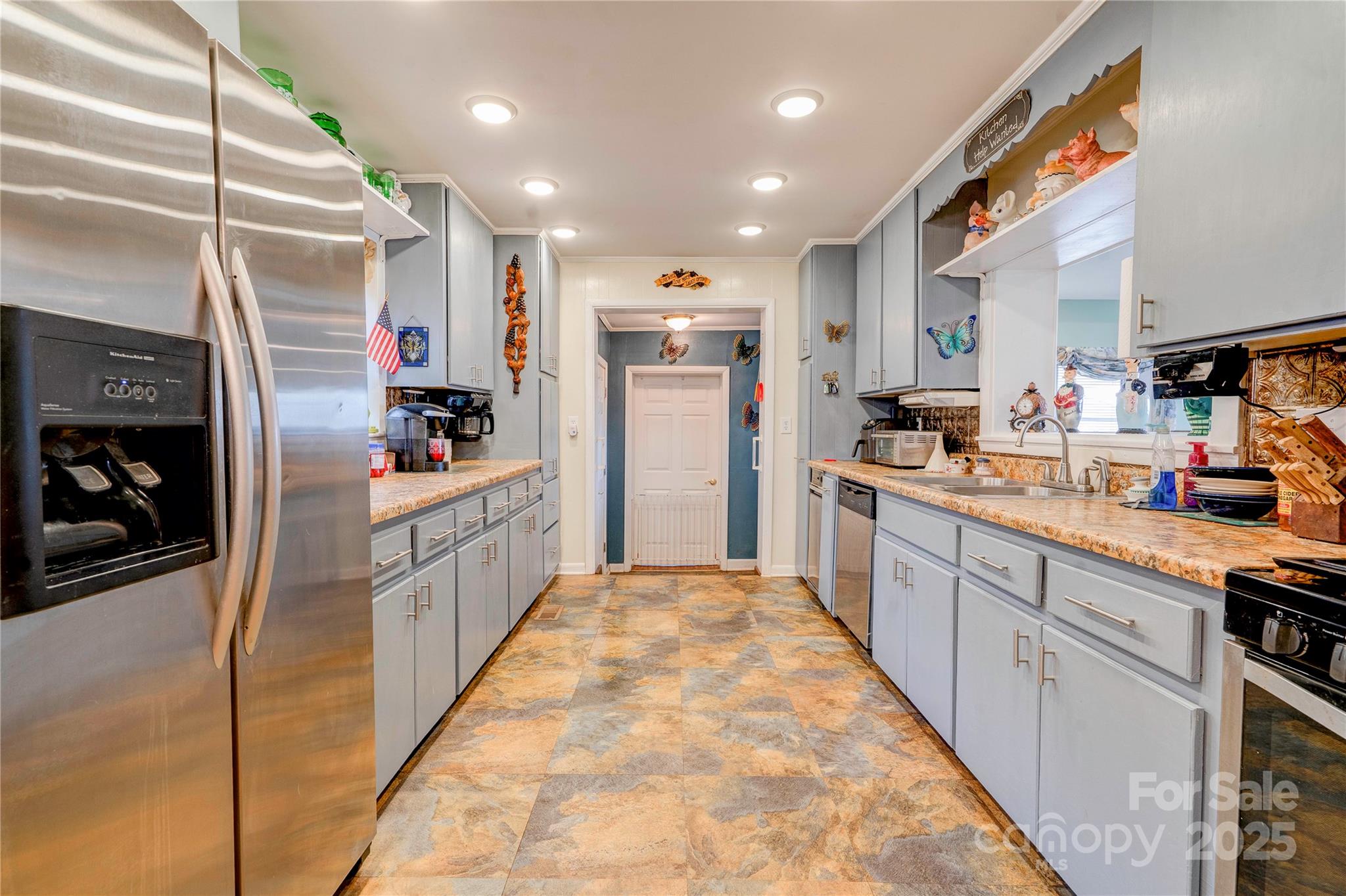 main property photo 10