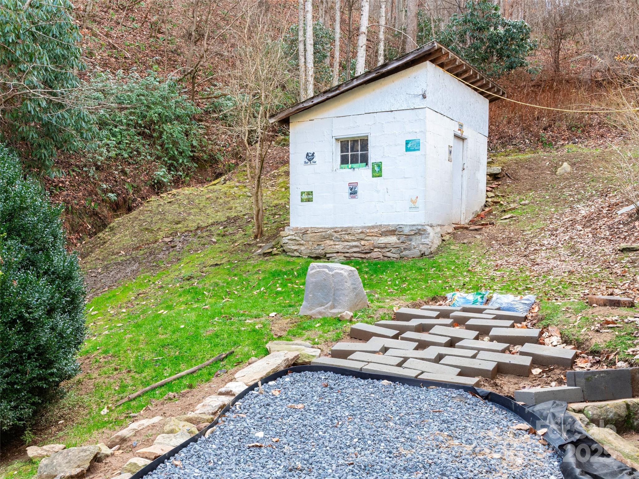 main property photo 29